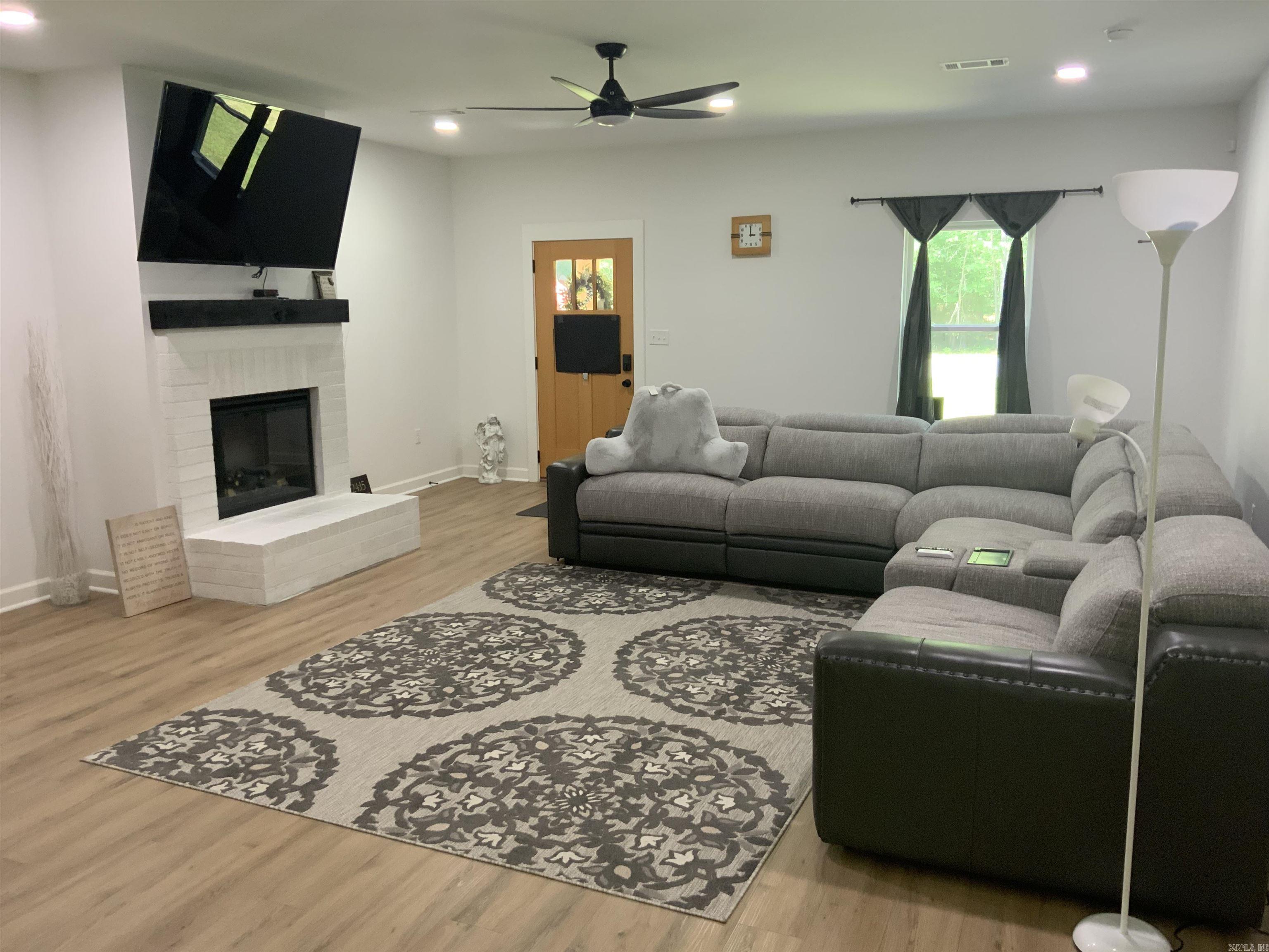 2422 Meadow Pond  White Hall, AR