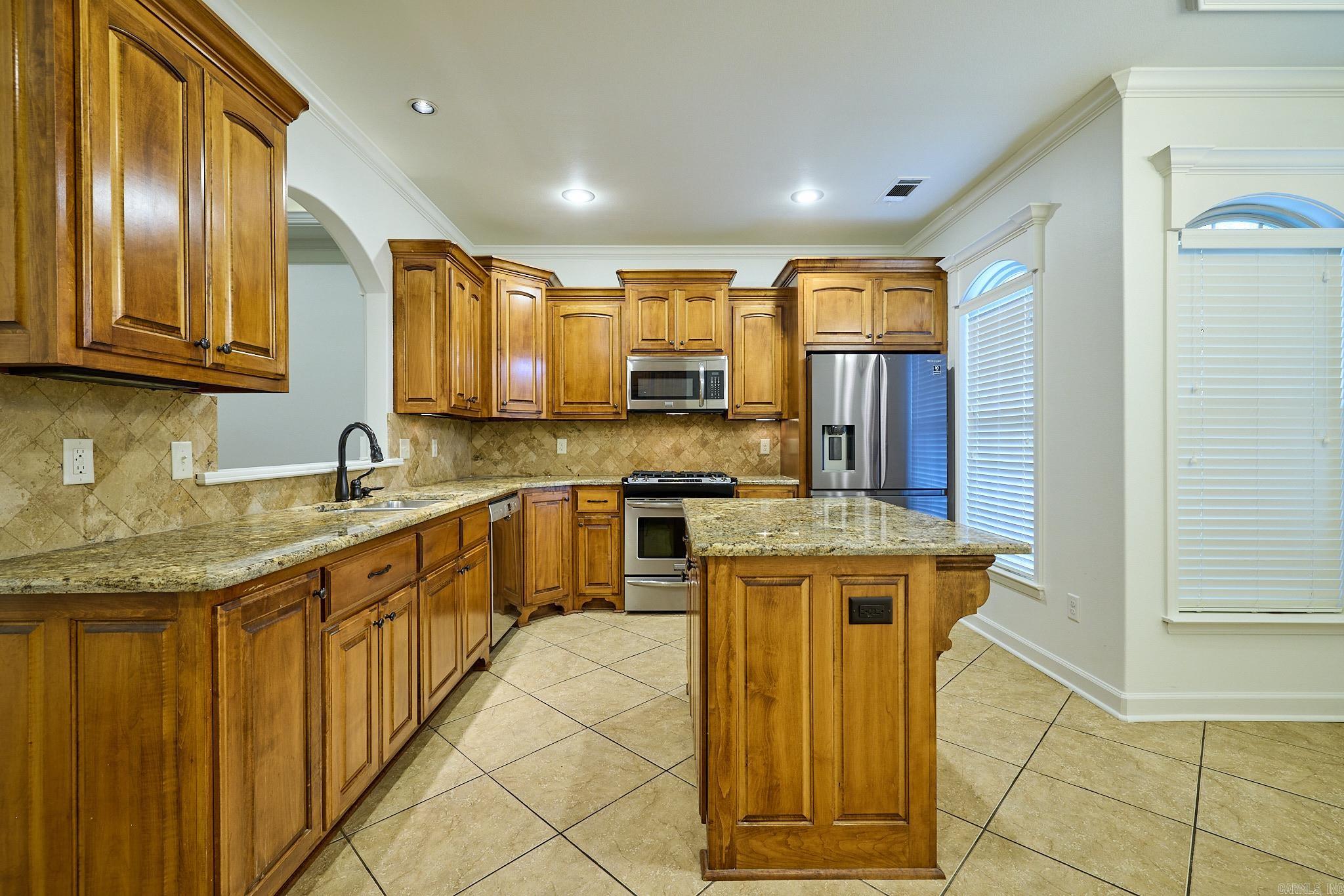 6098 PIERCE MANSE LOOP  Benton, AR