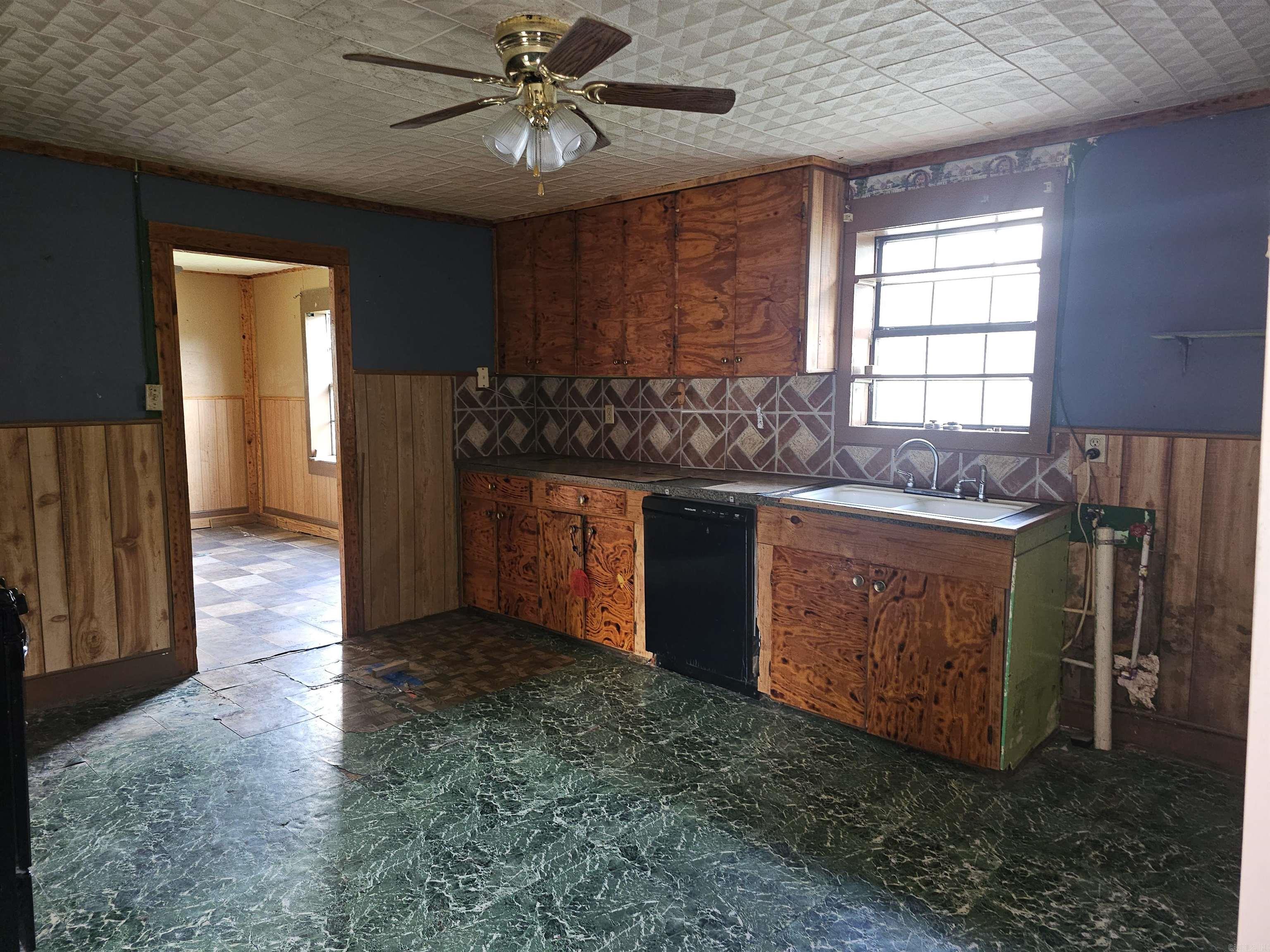 801 Deridder  Mena, AR