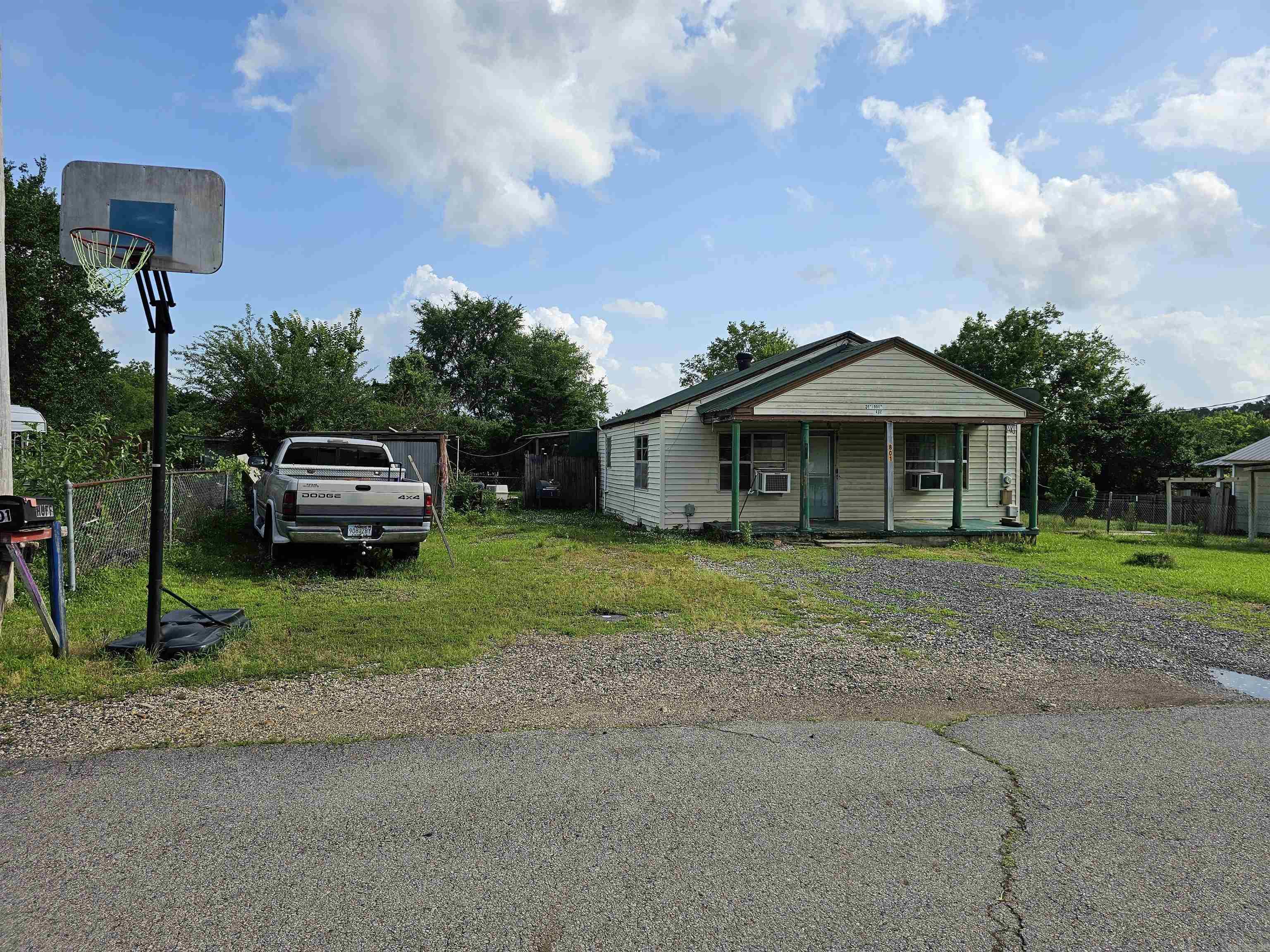 801 Deridder  Mena, AR