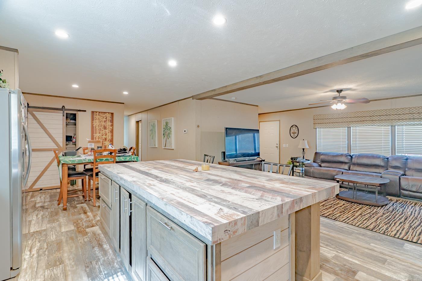 284 sycamore  Salem, AR