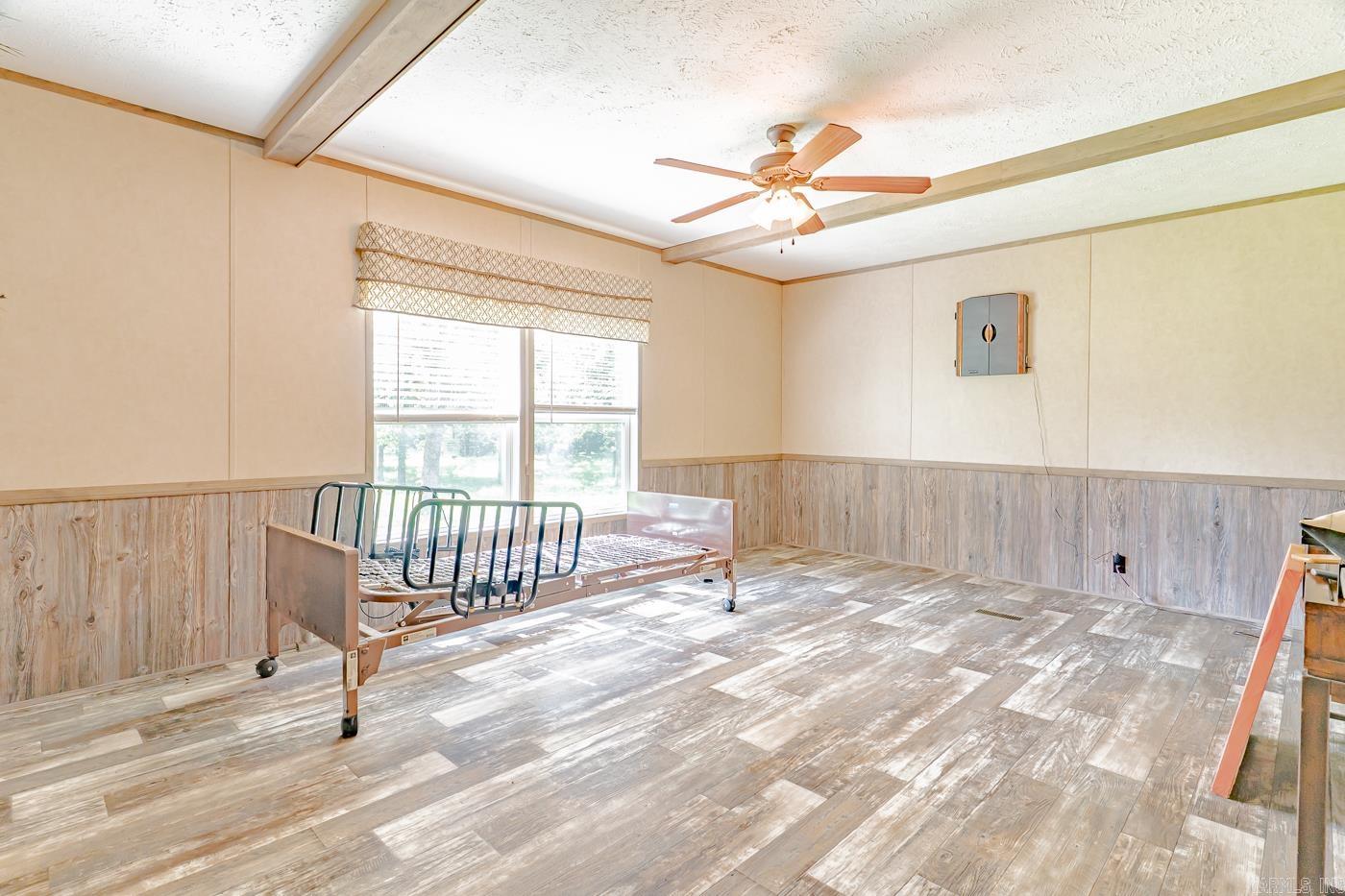284 sycamore  Salem, AR