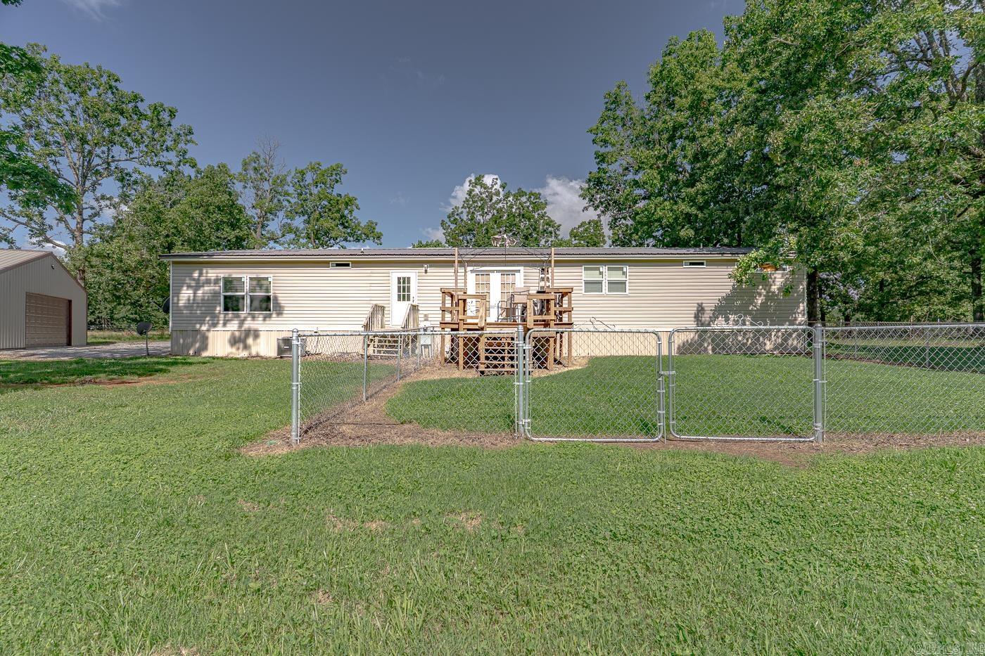 284 sycamore  Salem, AR