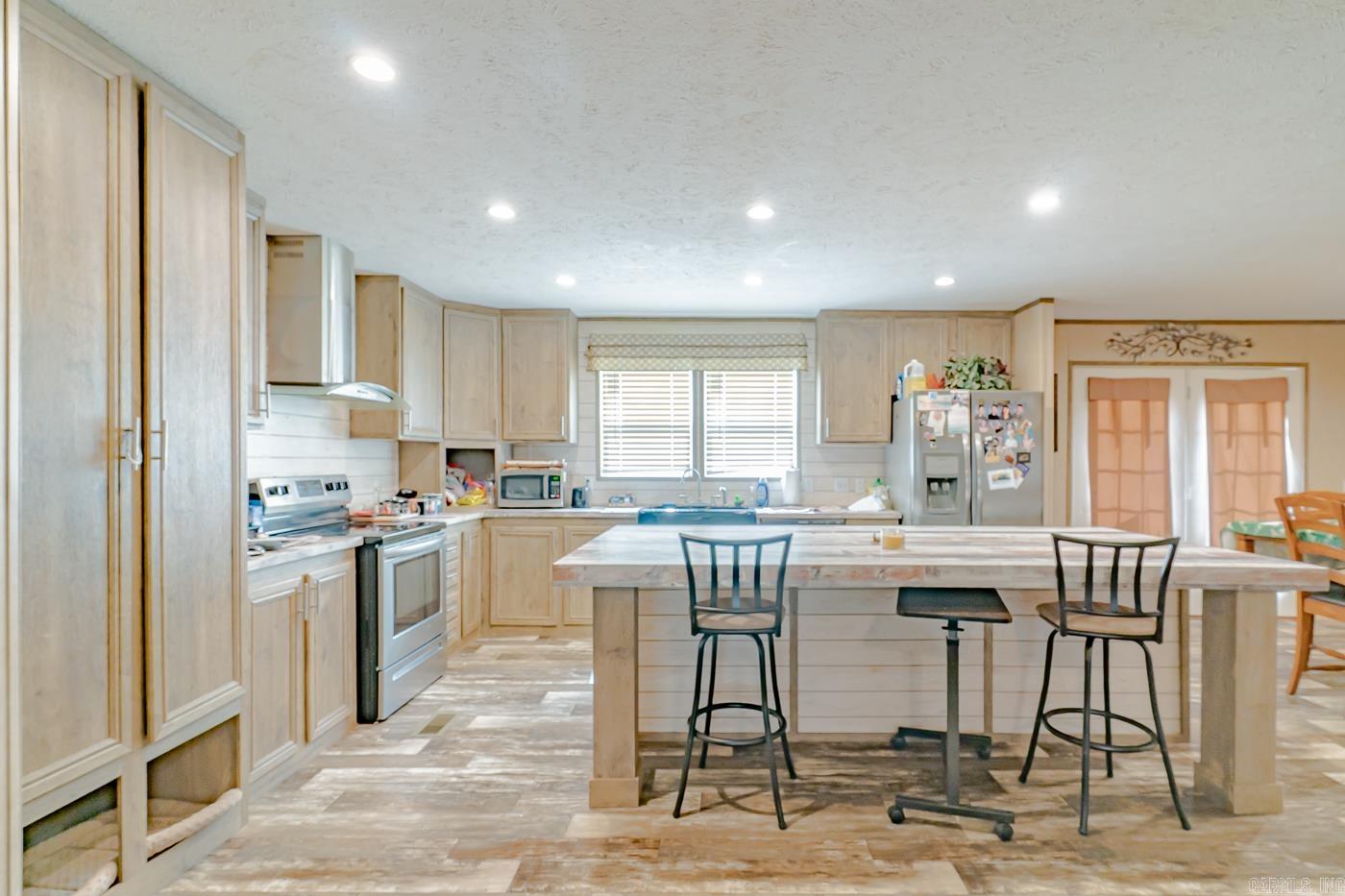 284 sycamore  Salem, AR