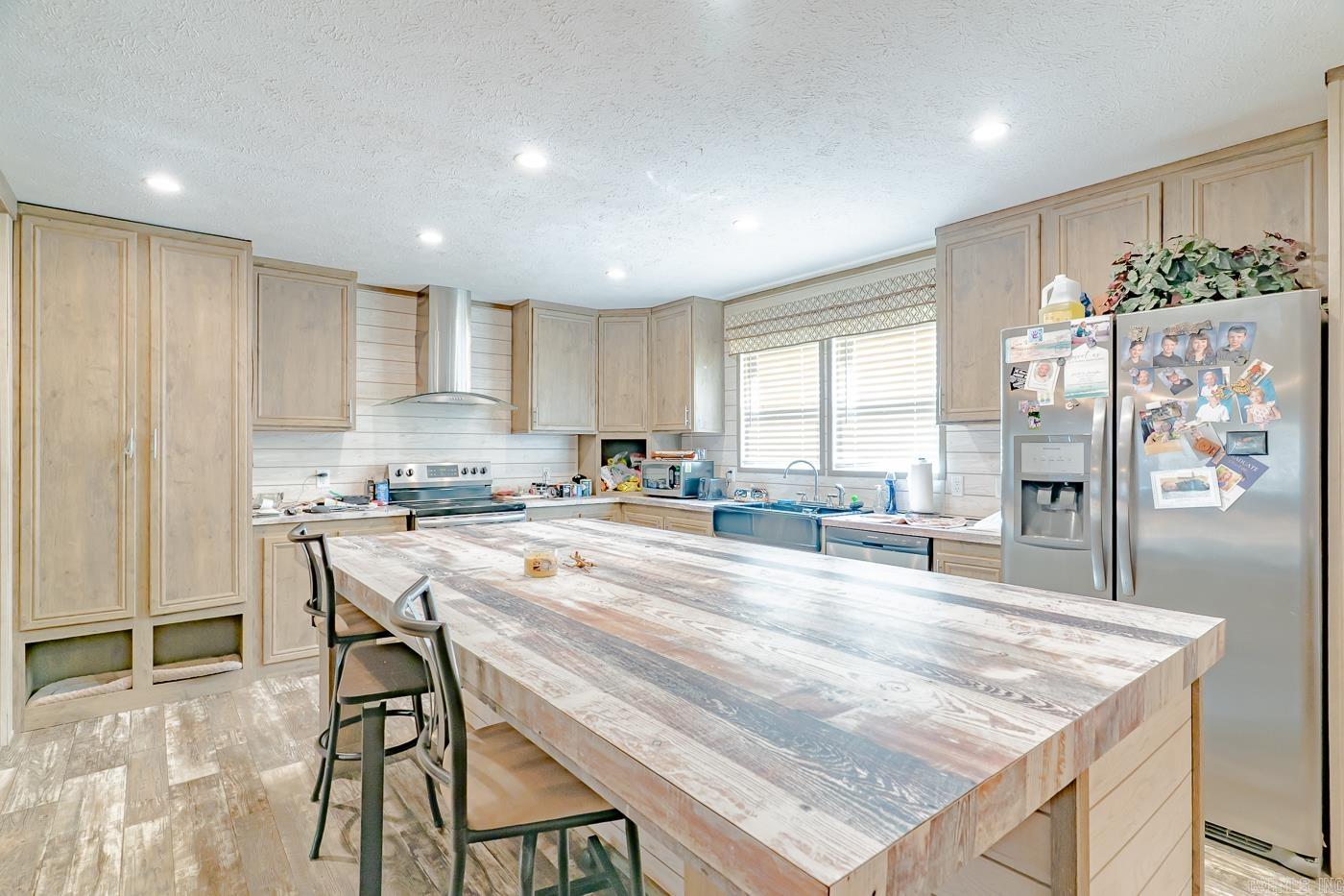 284 sycamore  Salem, AR