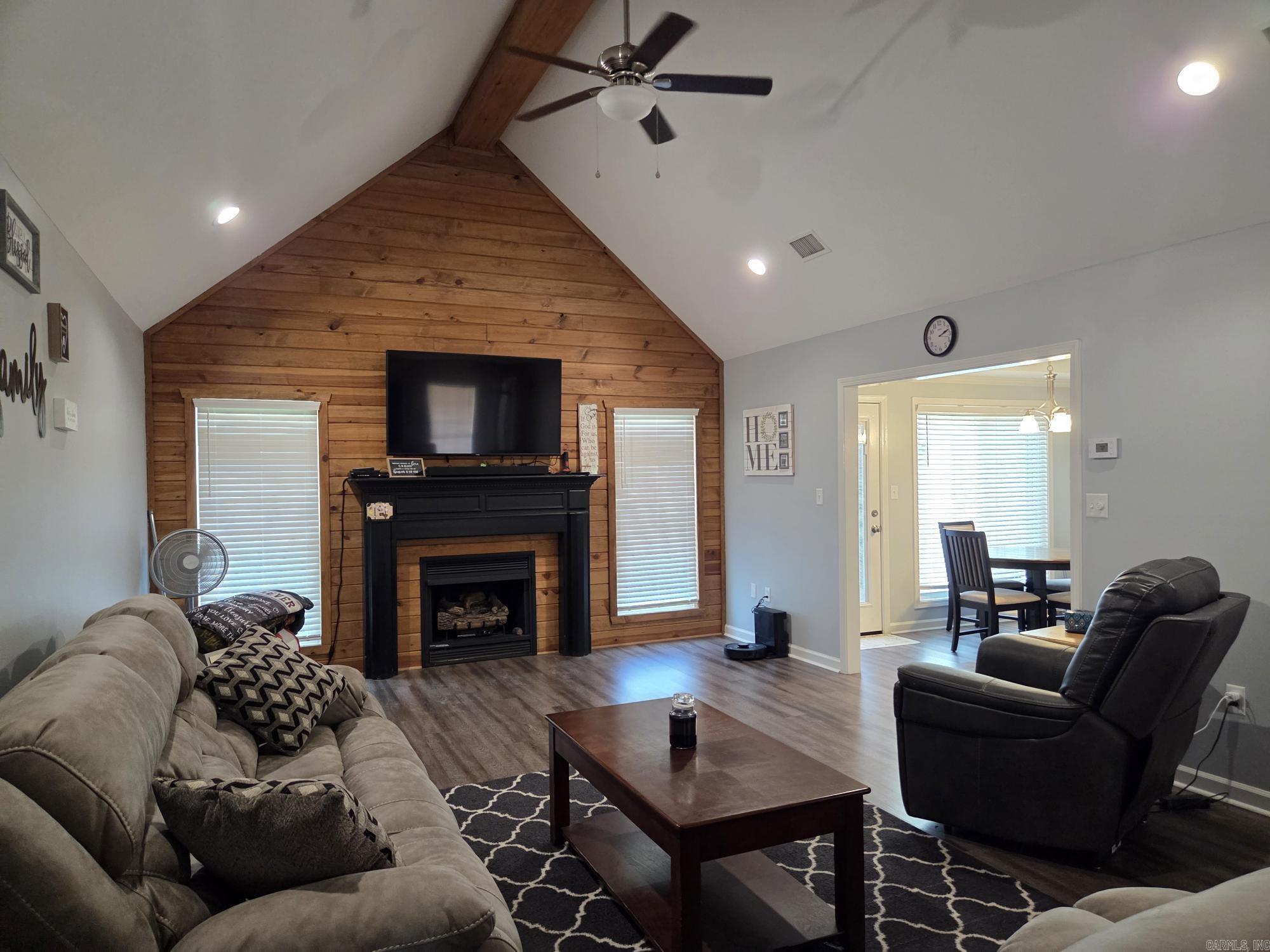 1209 Rehoboth  Searcy, AR