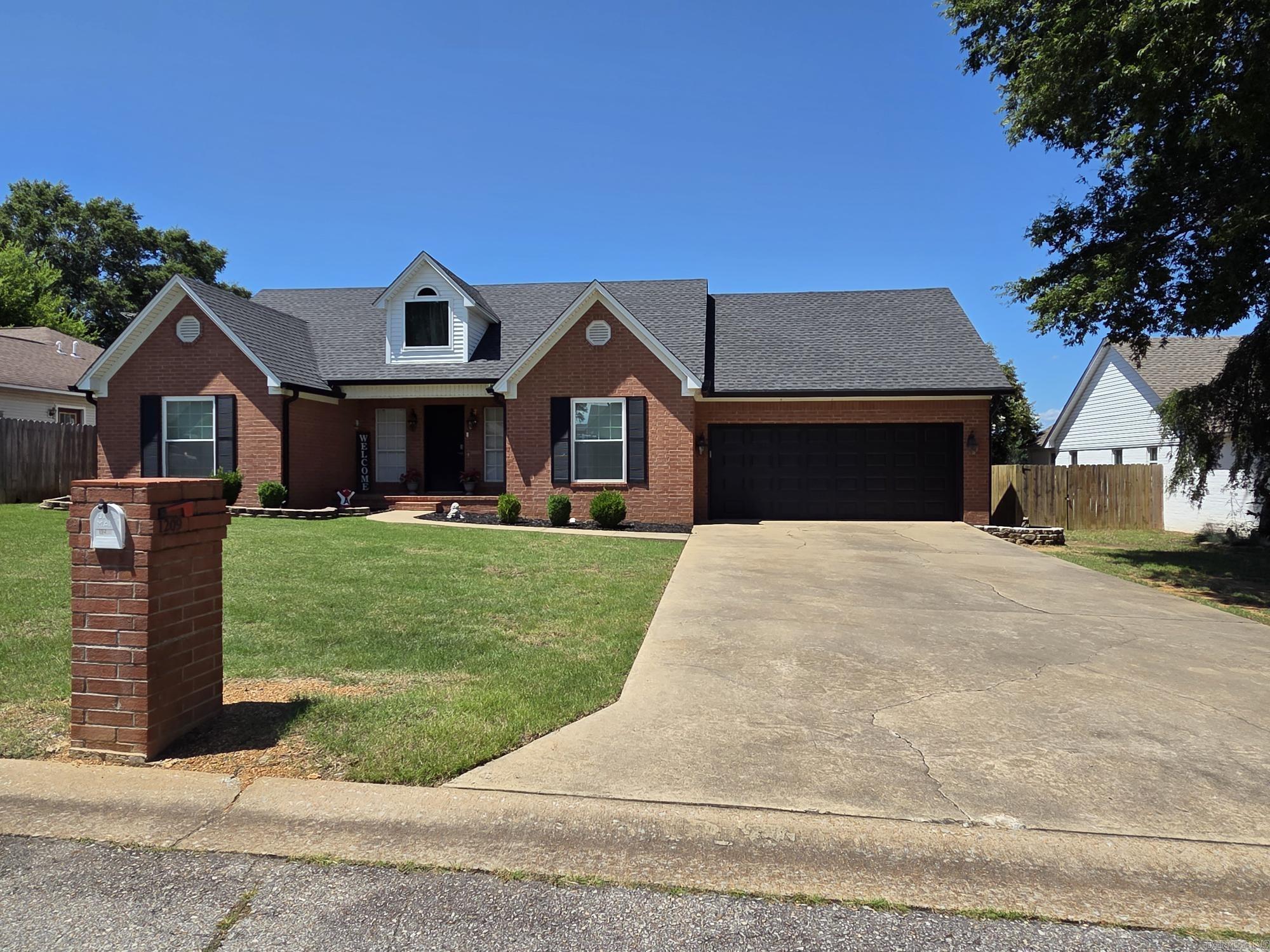1209 Rehoboth  Searcy, AR