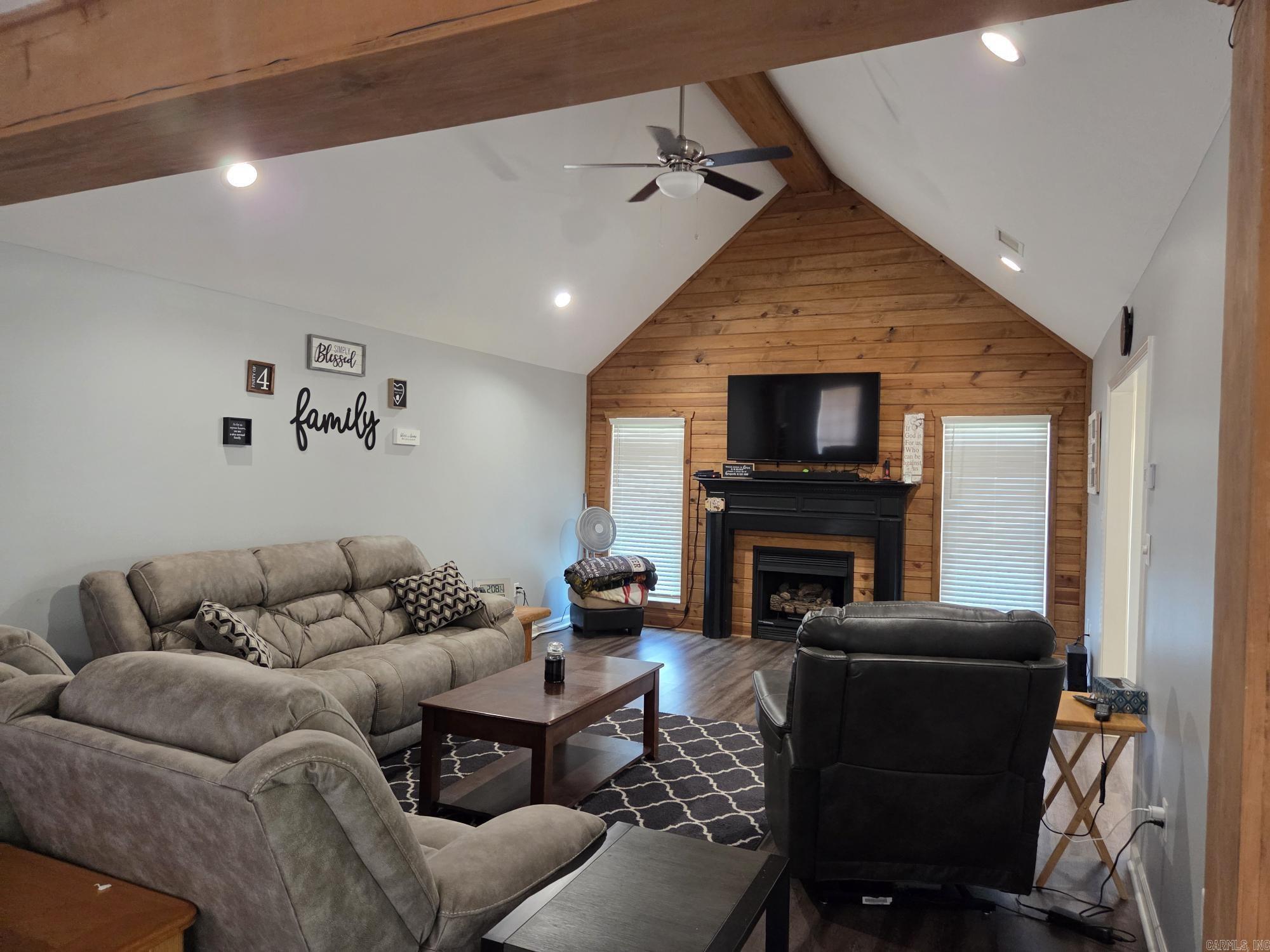 1209 Rehoboth  Searcy, AR