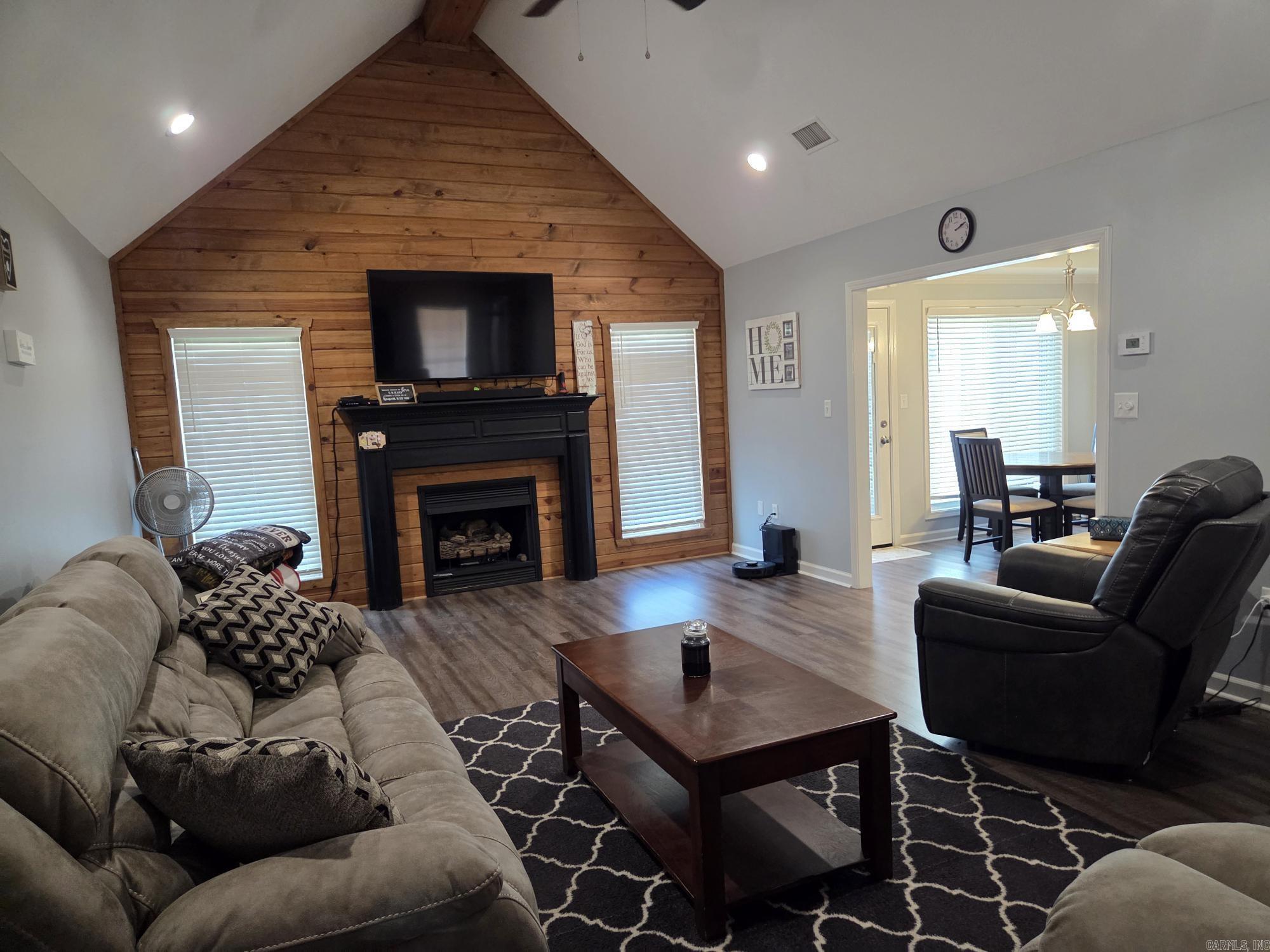 1209 Rehoboth  Searcy, AR