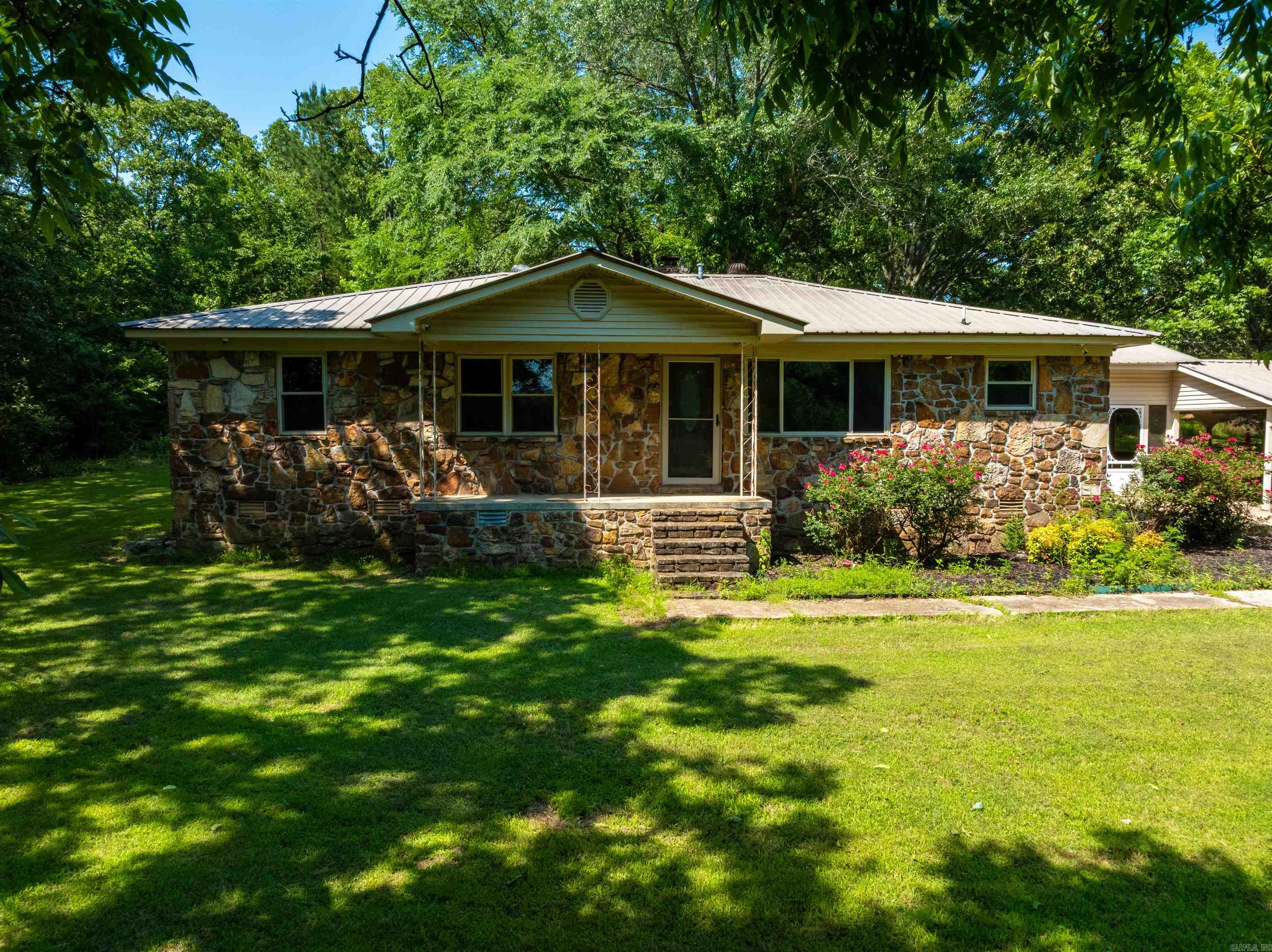 2389 Newport Rd  Batesville, AR