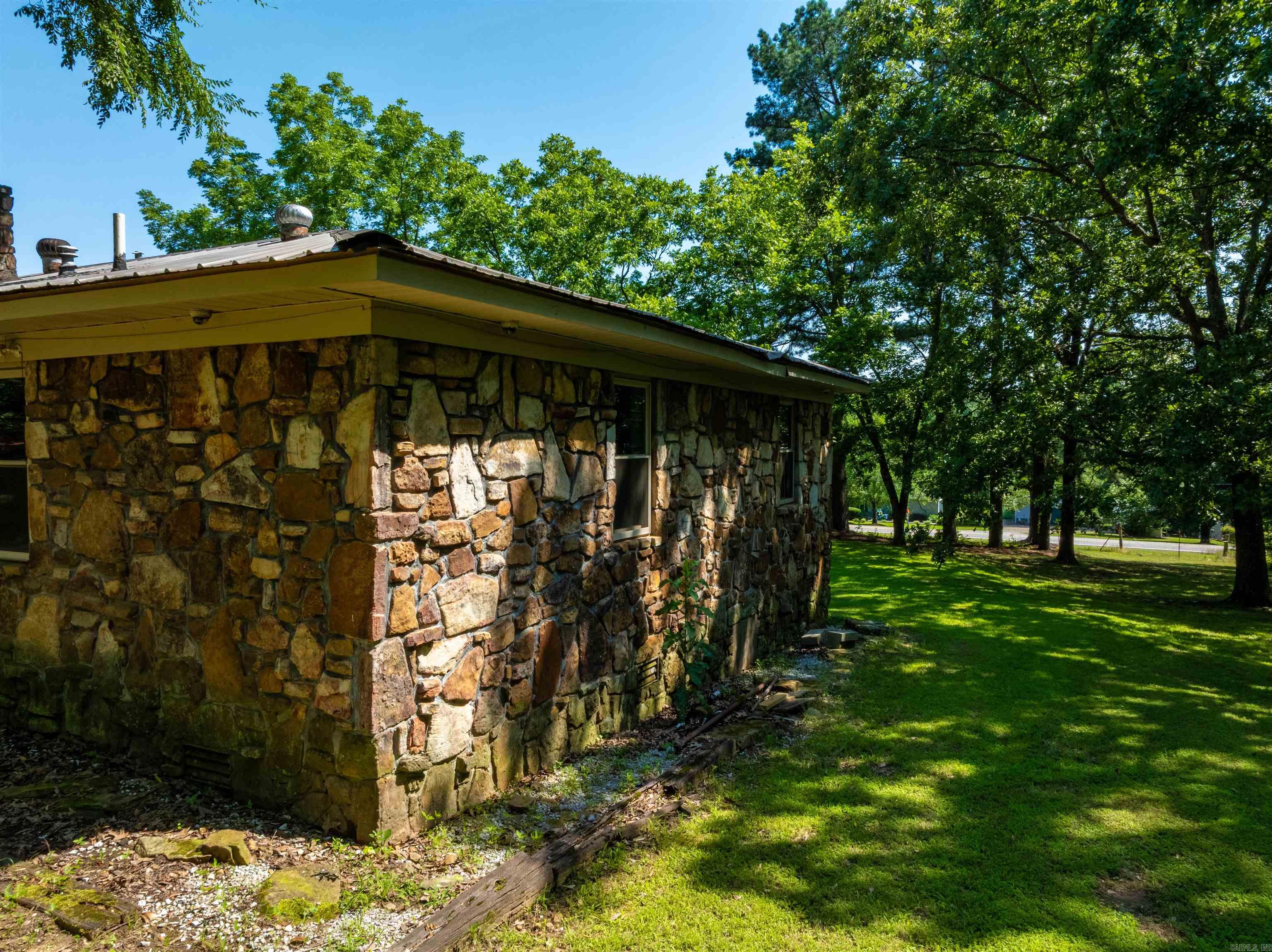2389 Newport Rd  Batesville, AR