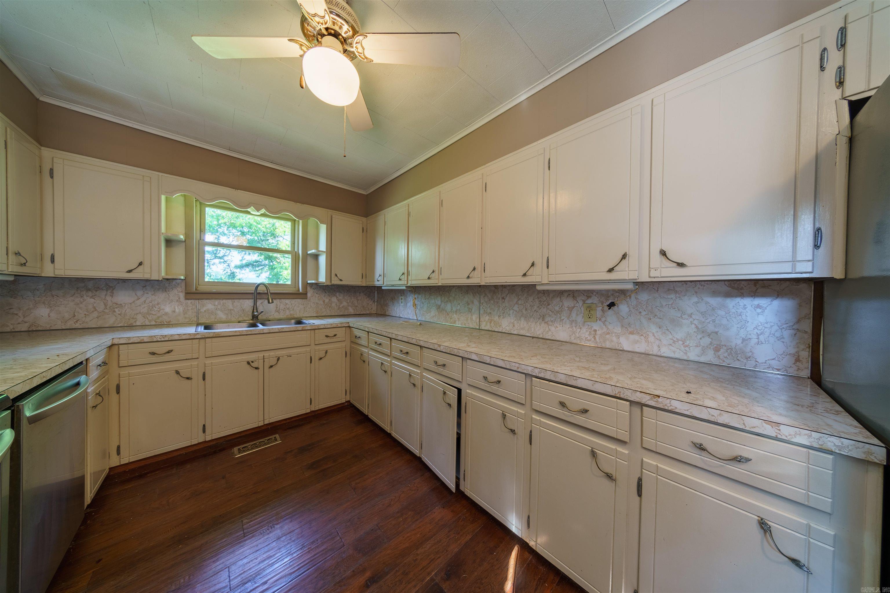 2389 Newport Rd  Batesville, AR