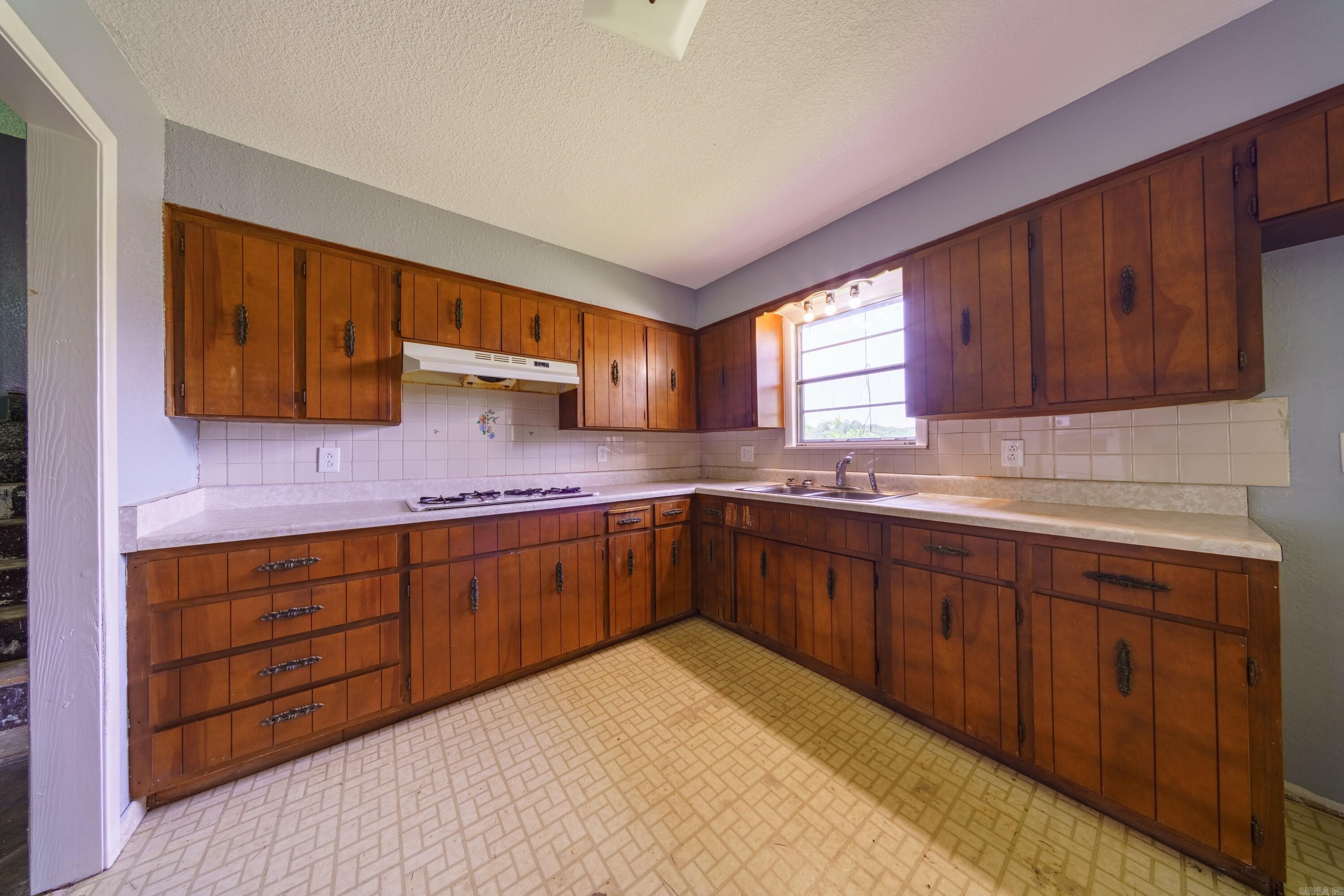 56 Mac Ln  Evening Shade, AR