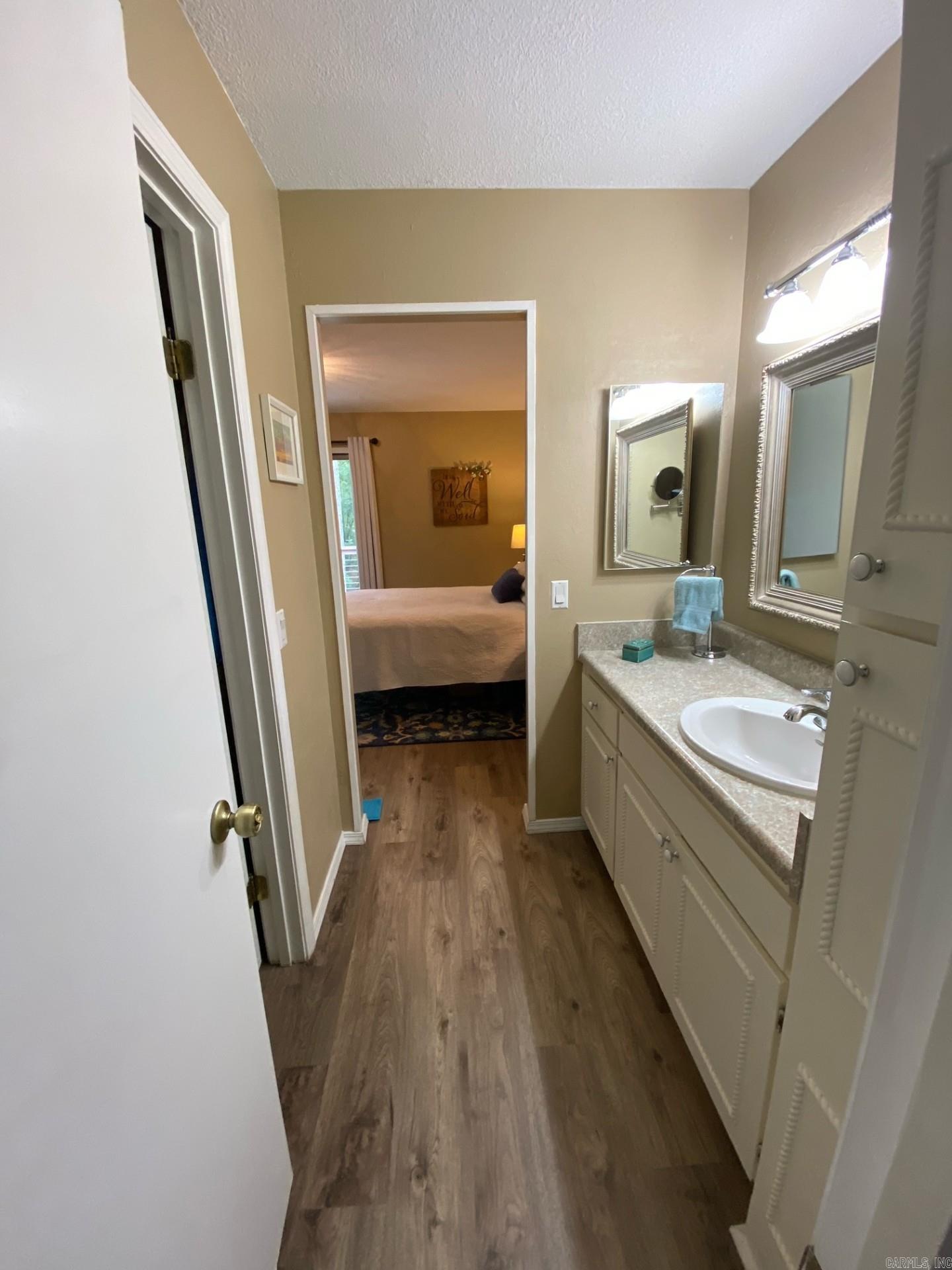 8 Lindsay Ln  Hot Springs Village, AR