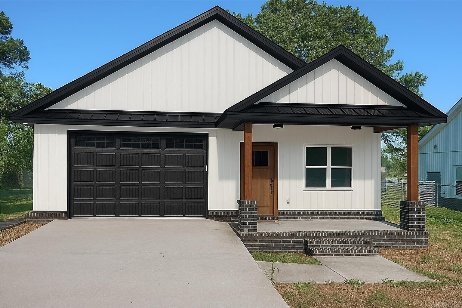 112 S Eagle  Sheridan, AR