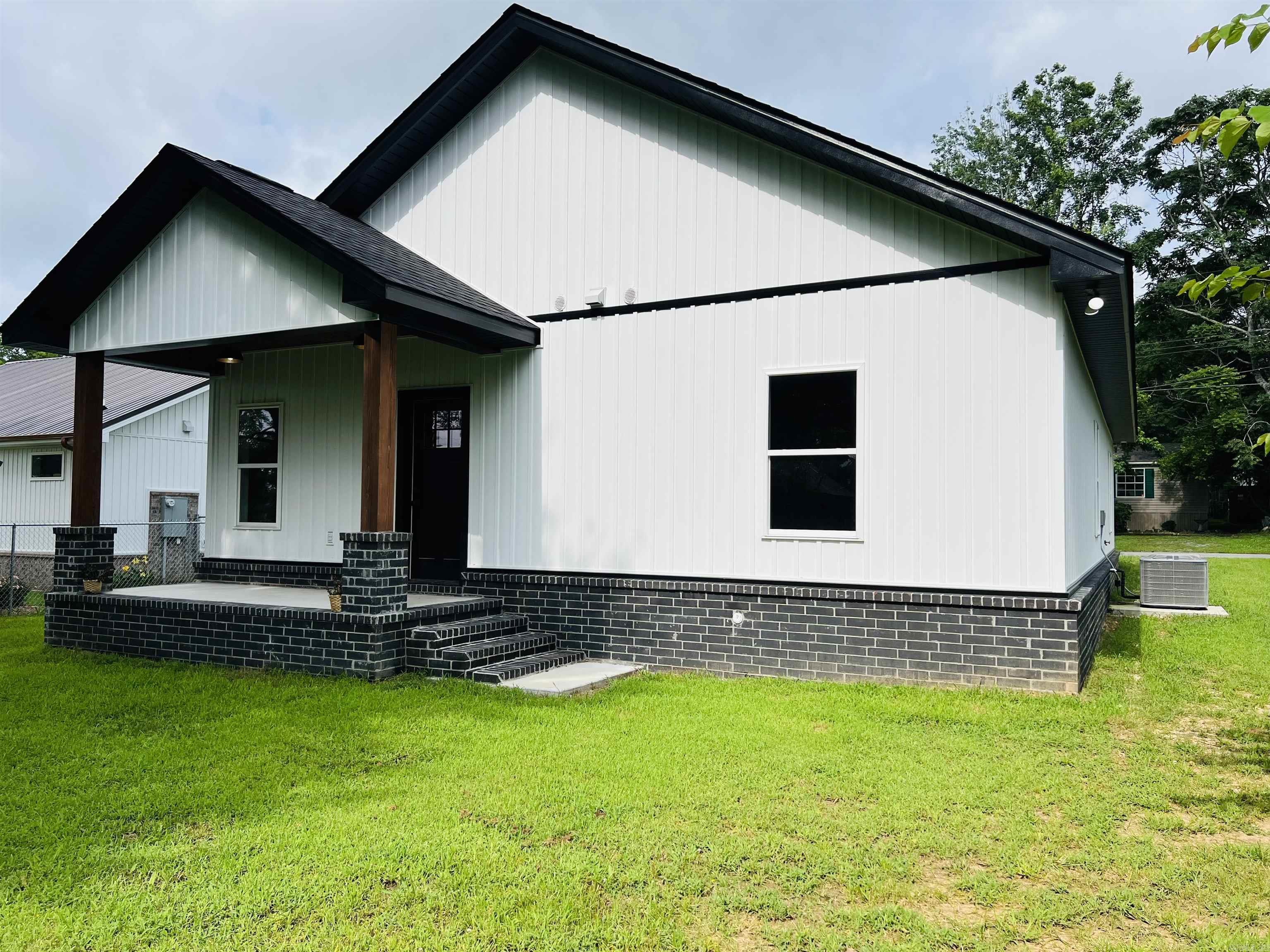 112 S Eagle  Sheridan, AR