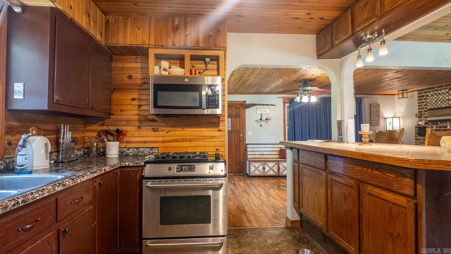 1160 Bethel Avenue  Mammoth Spring, AR