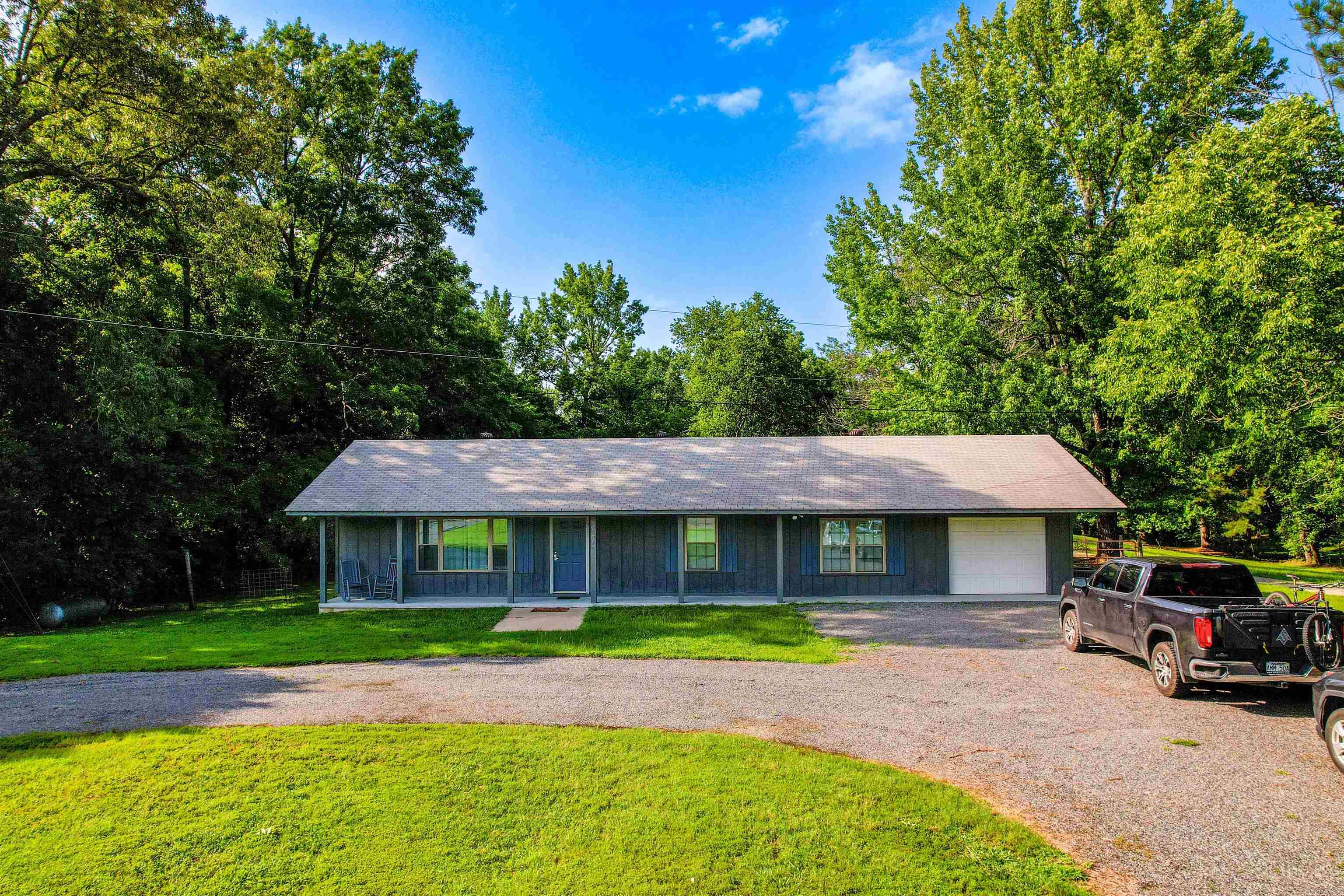 2592 HWY 270 E  Mount Ida, AR