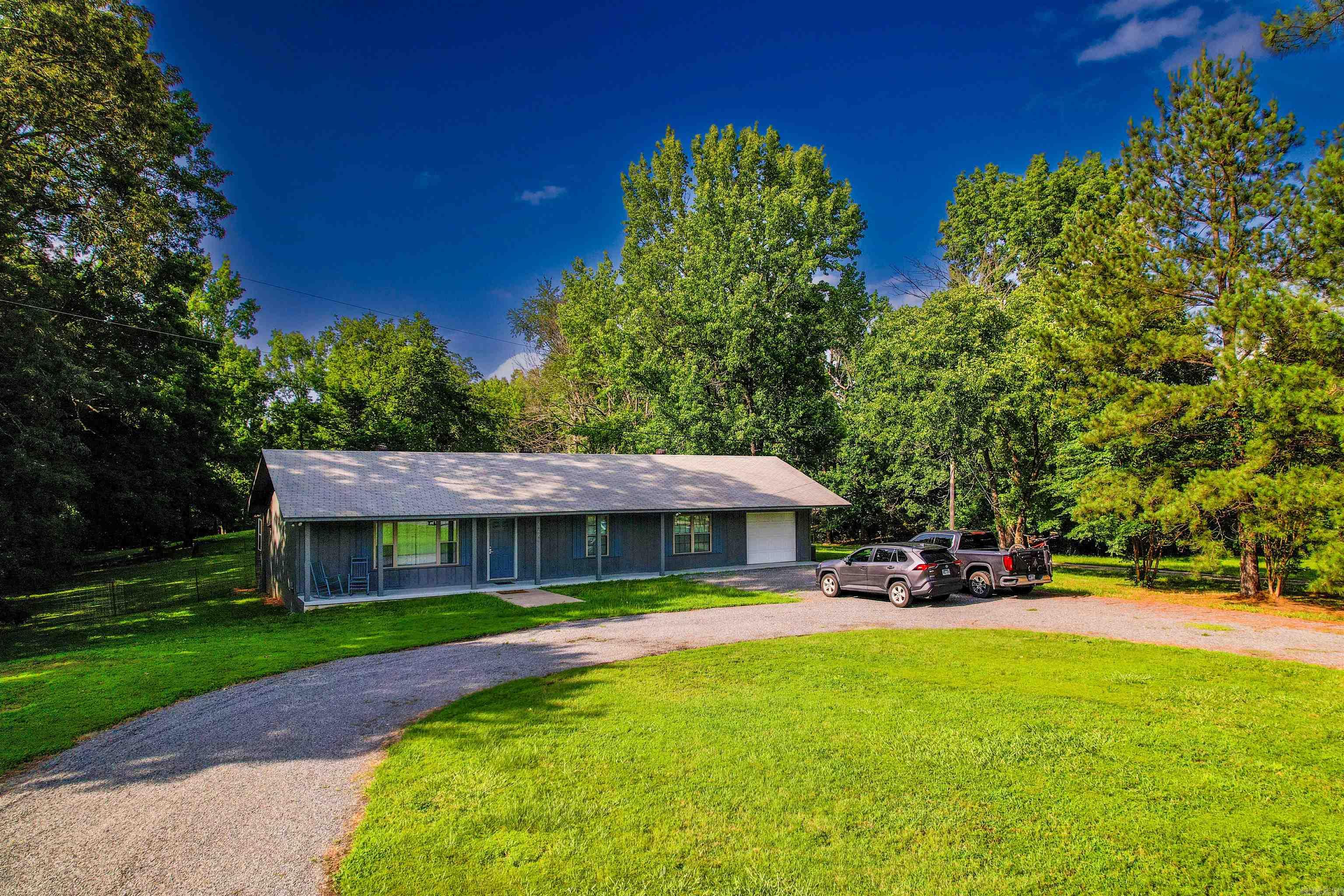 2592 HWY 270 E  Mount Ida, AR