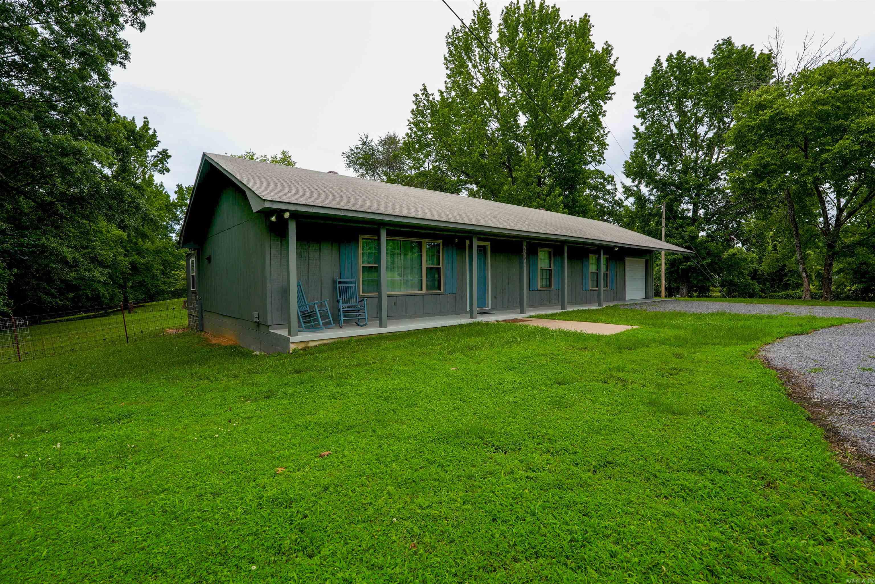 2592 HWY 270 E  Mount Ida, AR