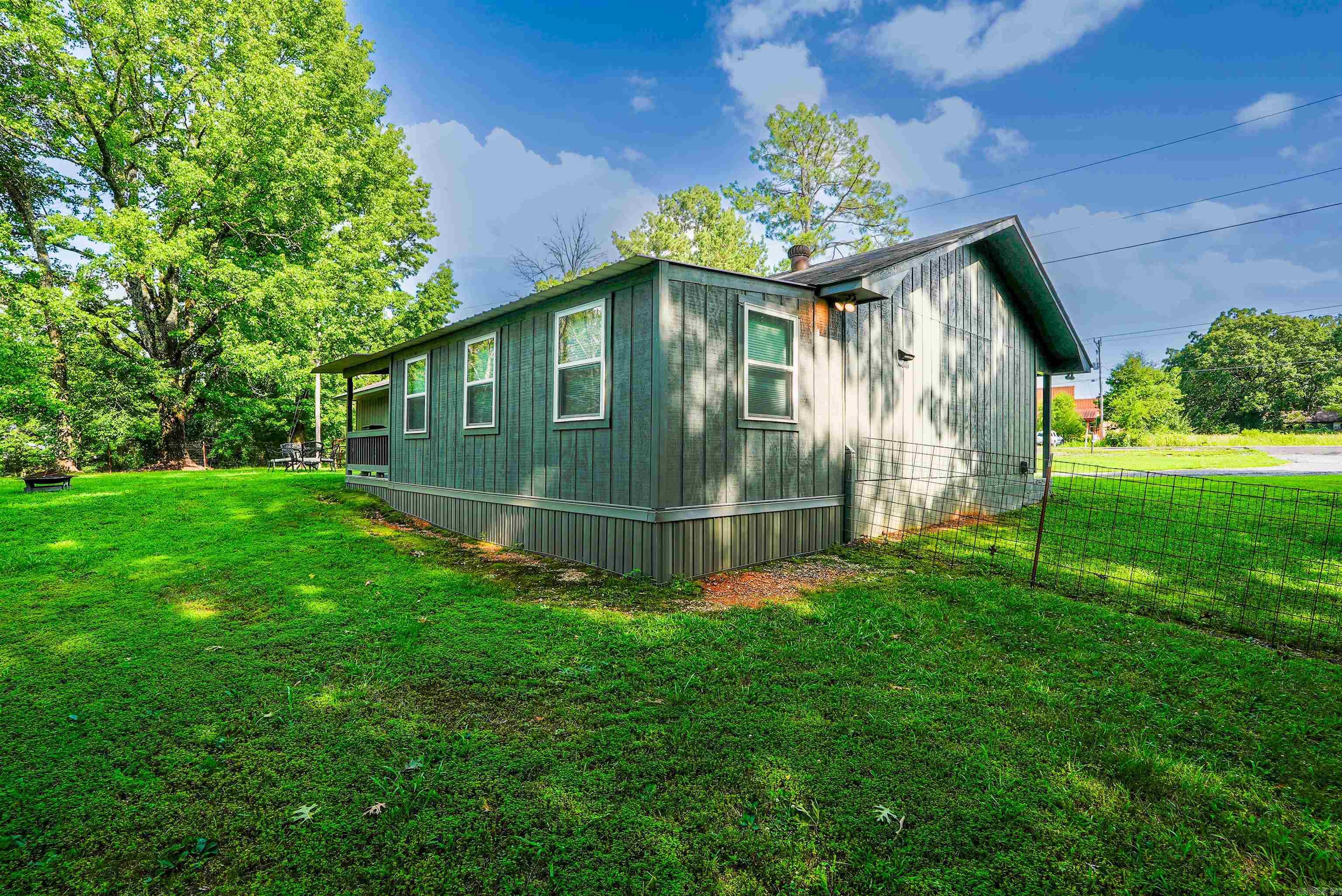 2592 HWY 270 E  Mount Ida, AR