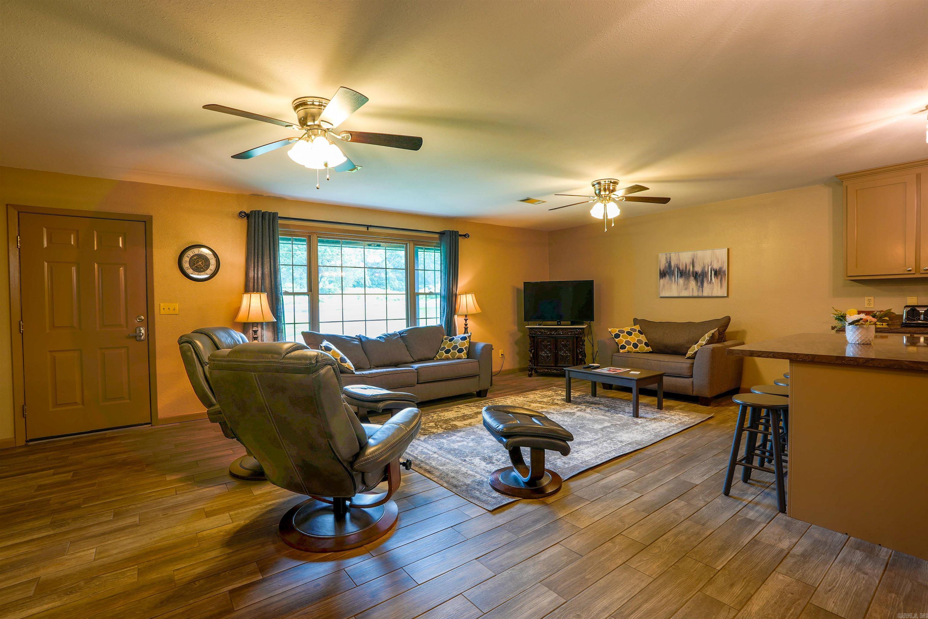 2592 HWY 270 E  Mount Ida, AR