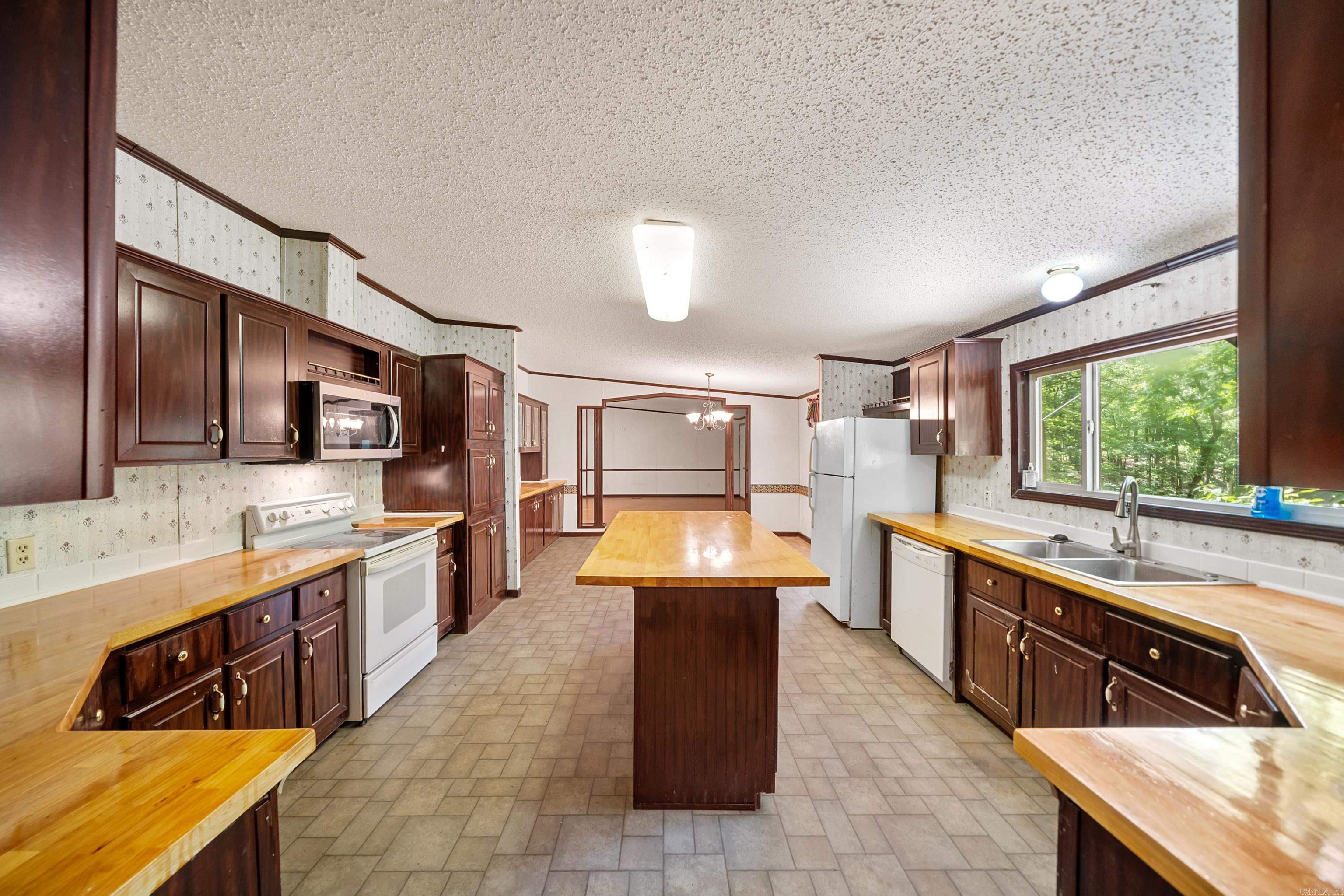 79 Labelle  Mount Ida, AR