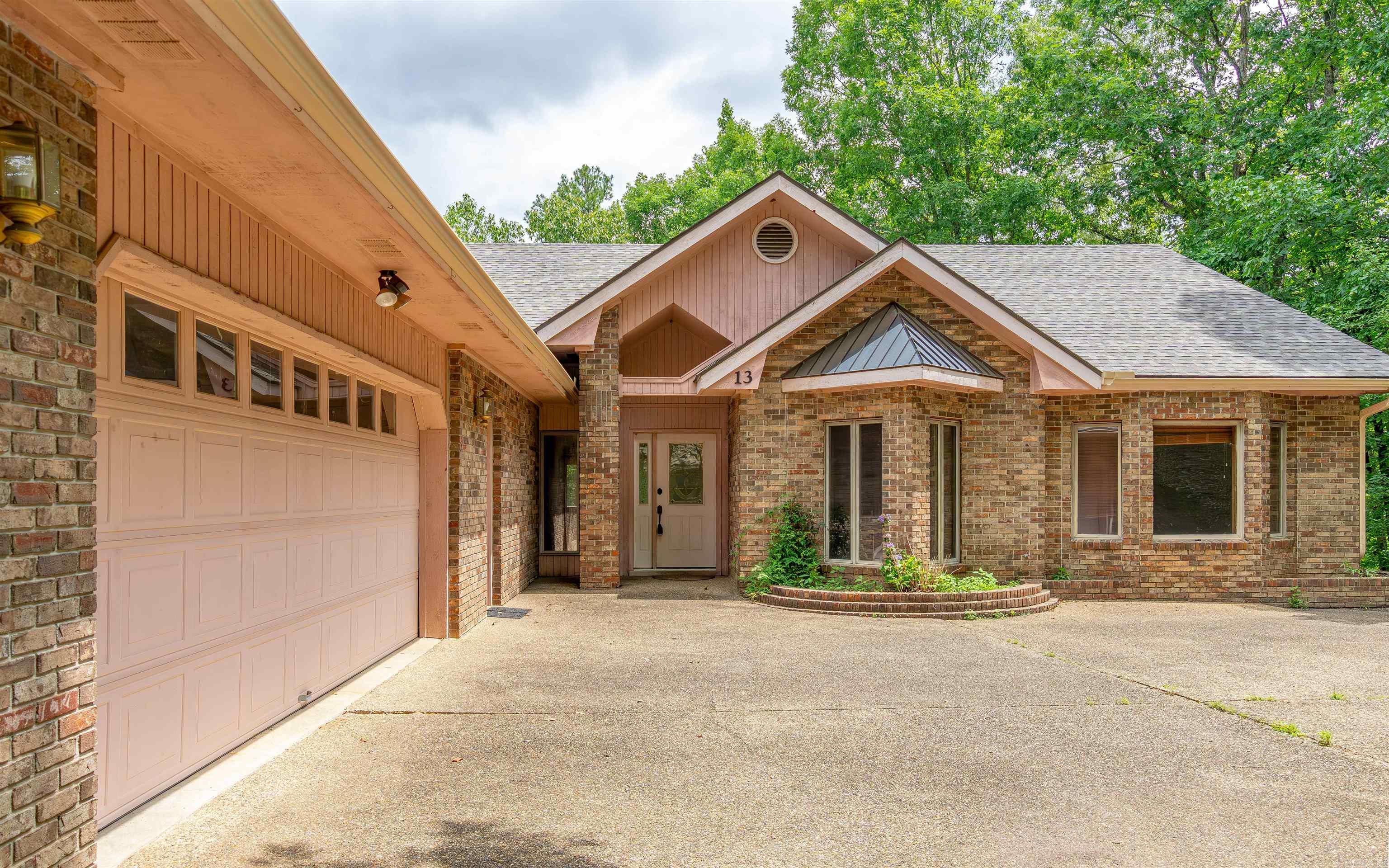 13 Delavega  Hot Springs Village, AR