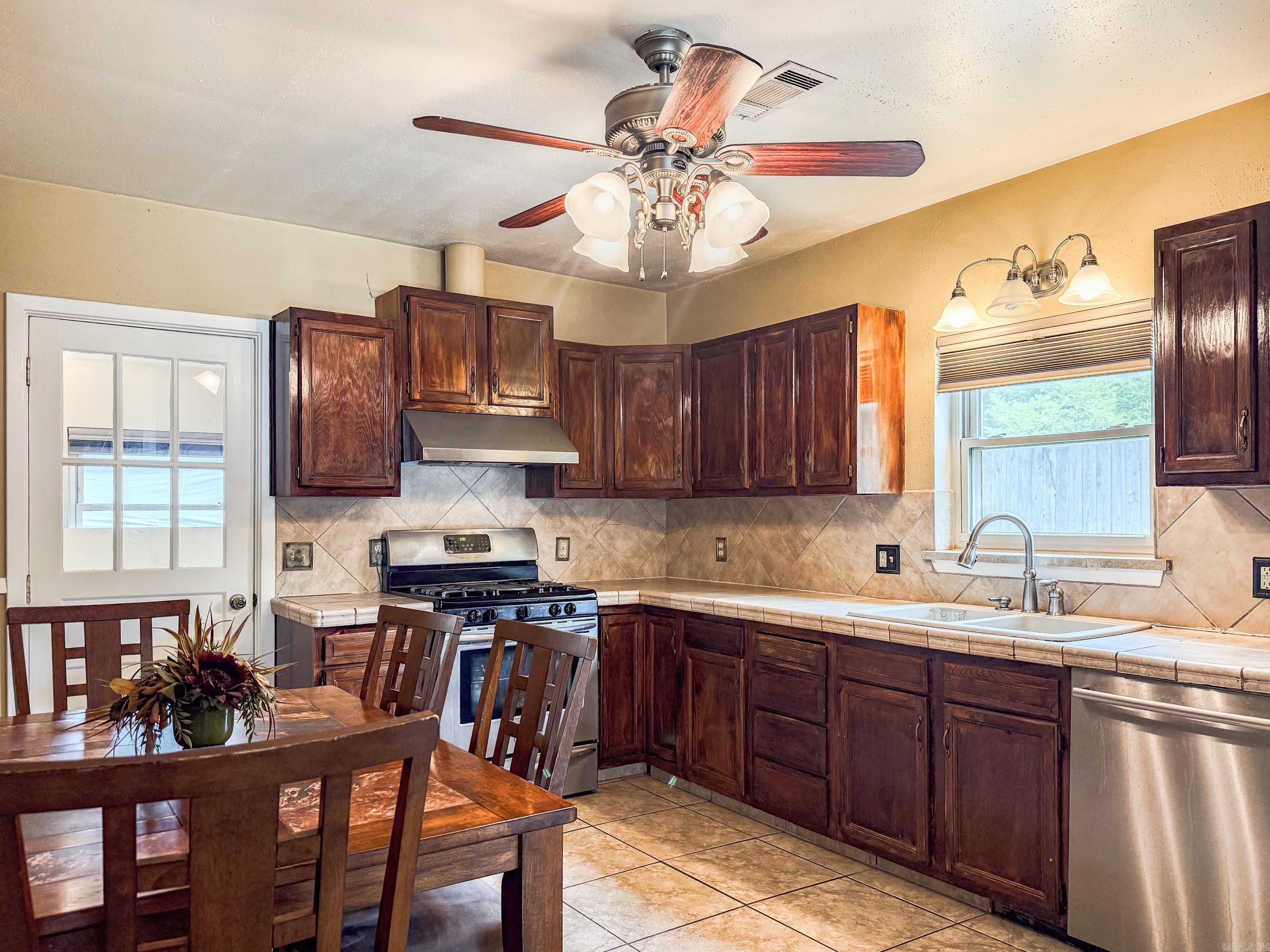 3110 Whispering oak  Bryant, AR