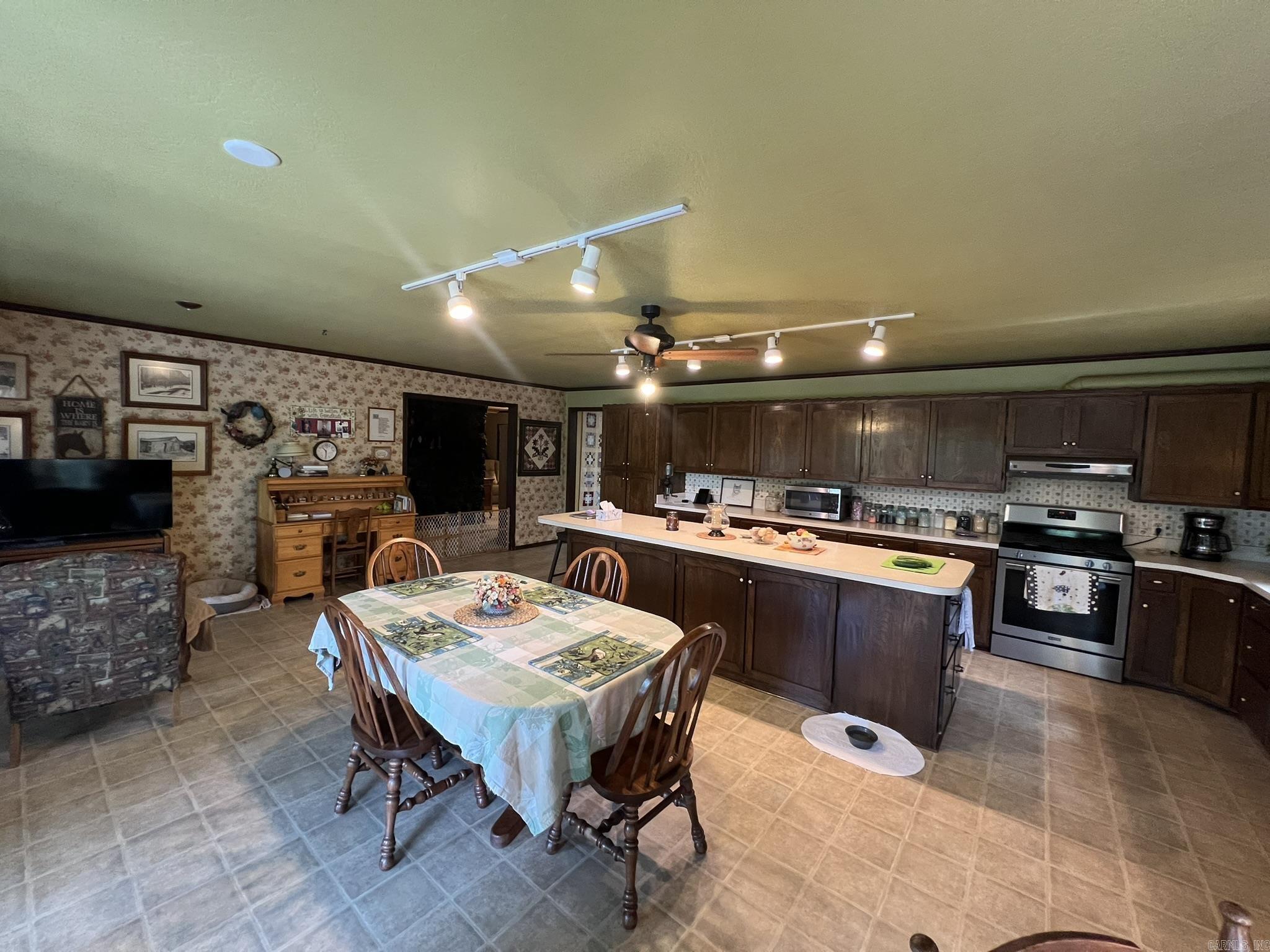 179 Polk Road 65  Mena, AR