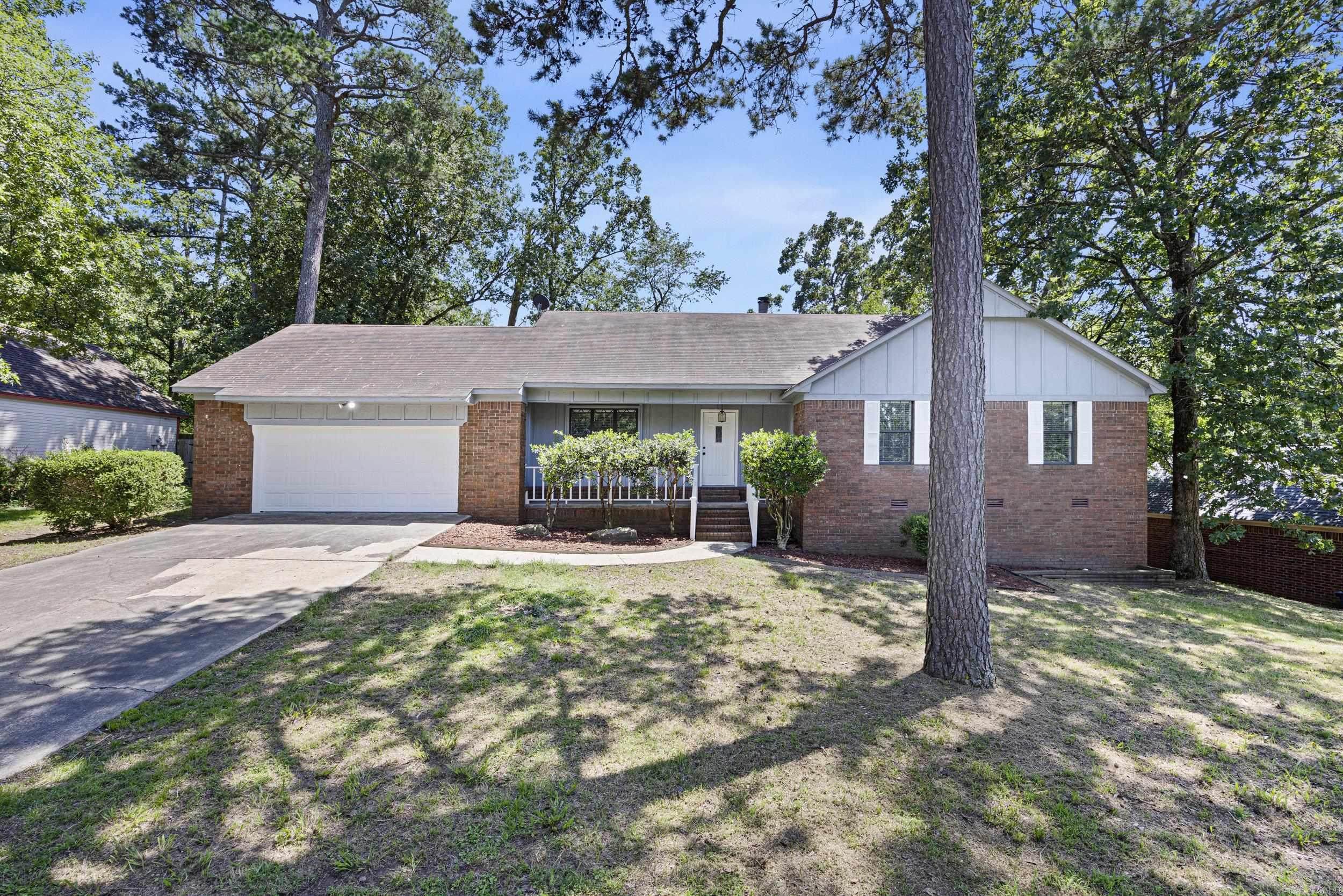 7 LIVE OAK  Russellville, AR