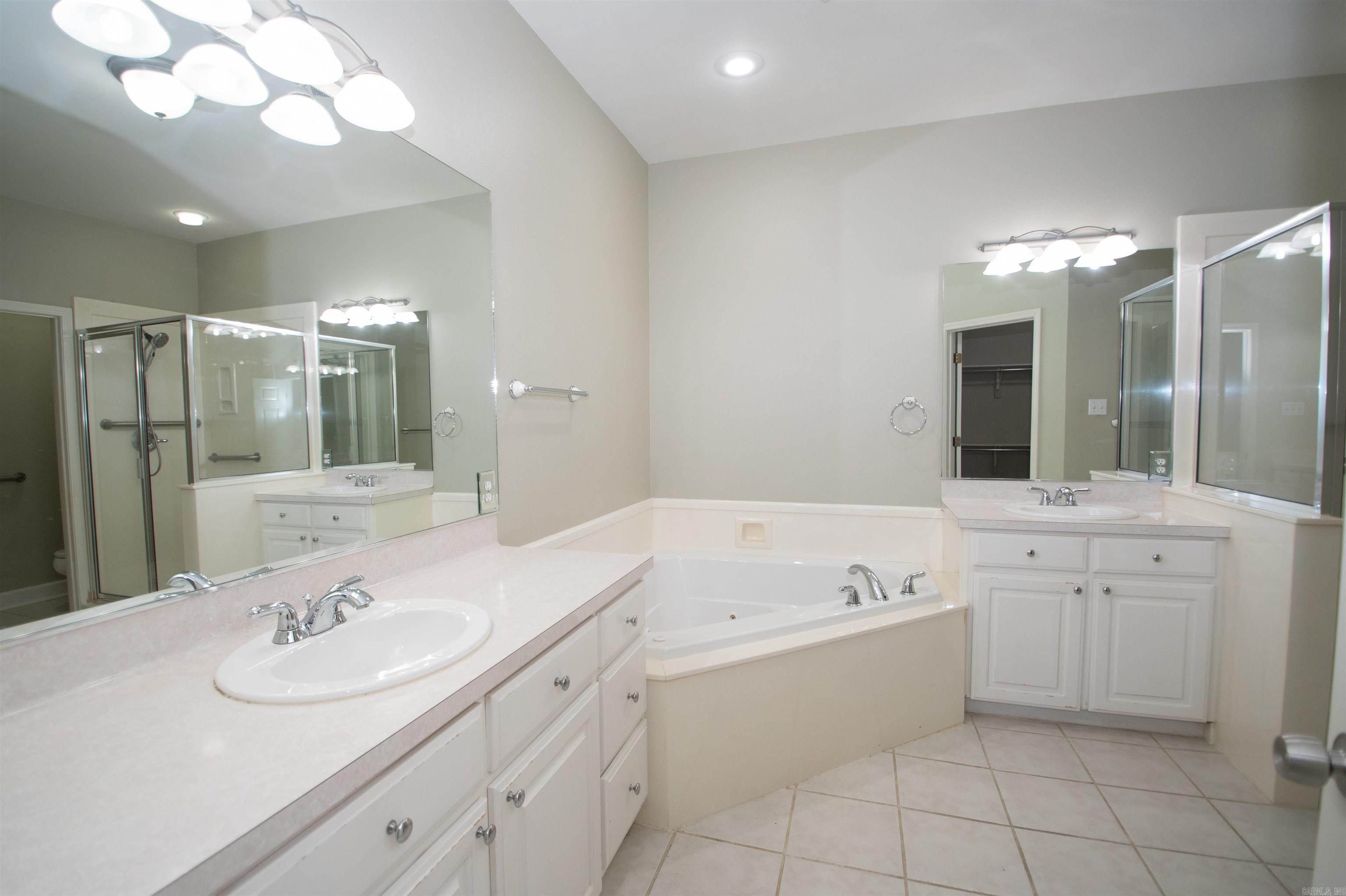 2113 Duane Beebe, AR 72012