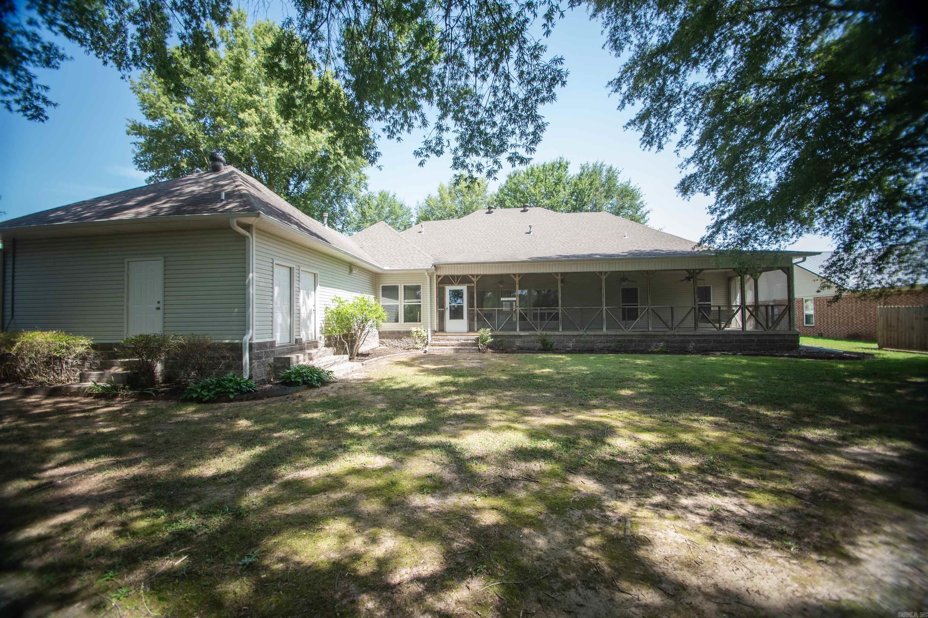 2113 Duane Beebe, AR 72012