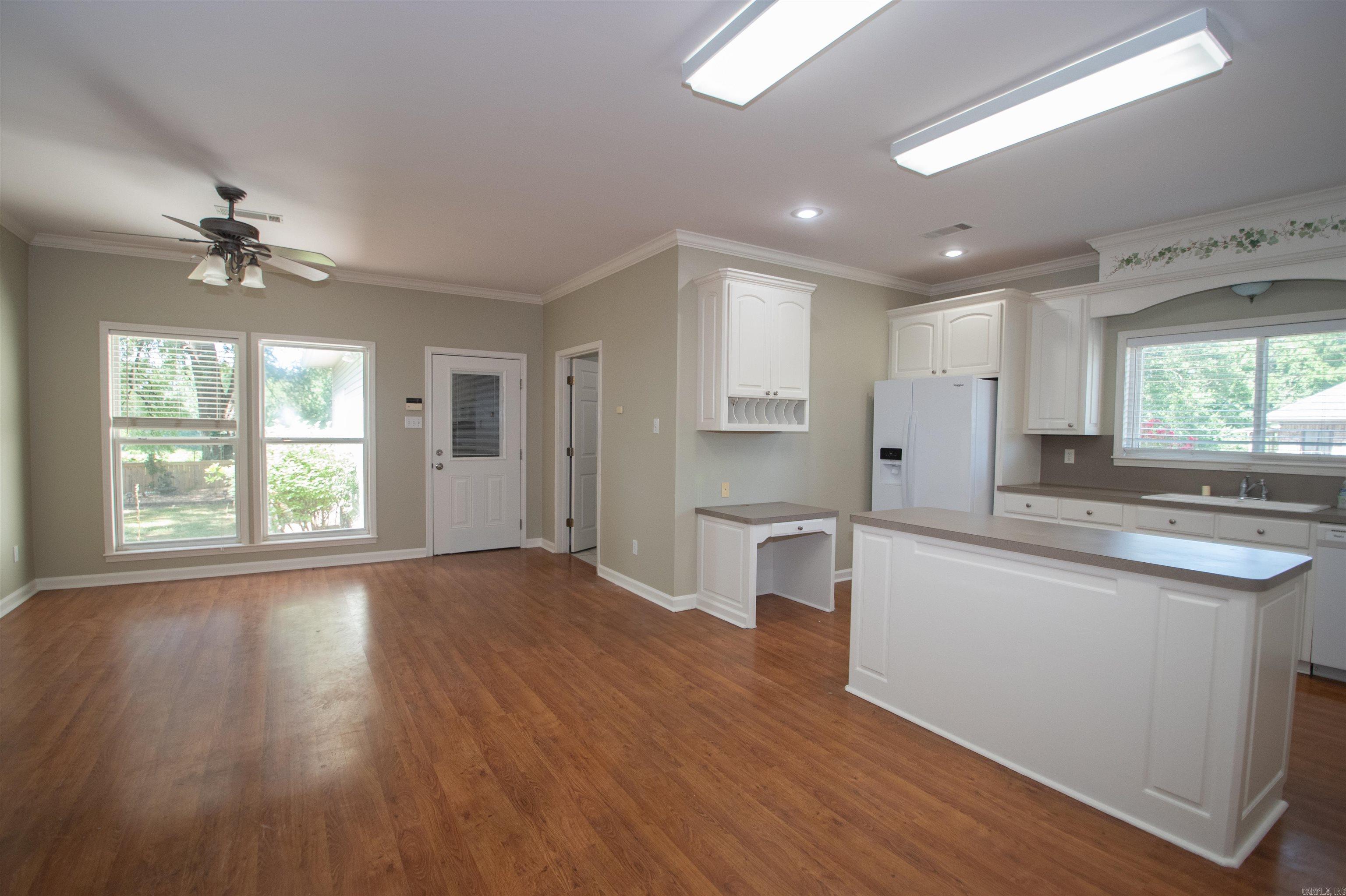 2113 Duane Beebe, AR 72012