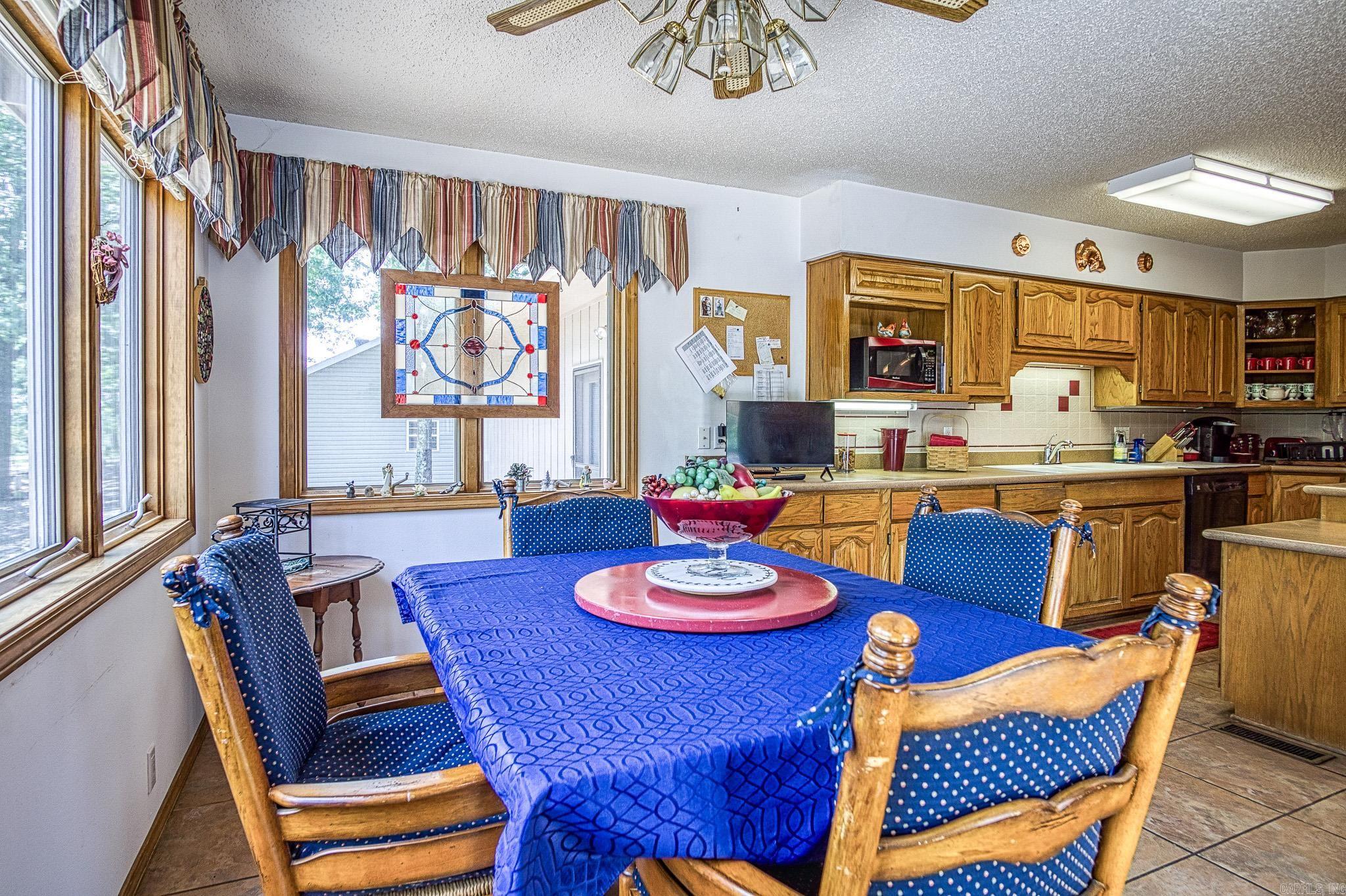 22 Vascongadas  Hot Springs Village, AR