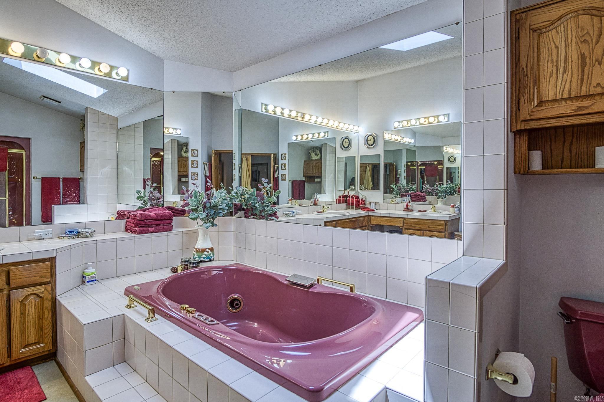22 Vascongadas  Hot Springs Village, AR