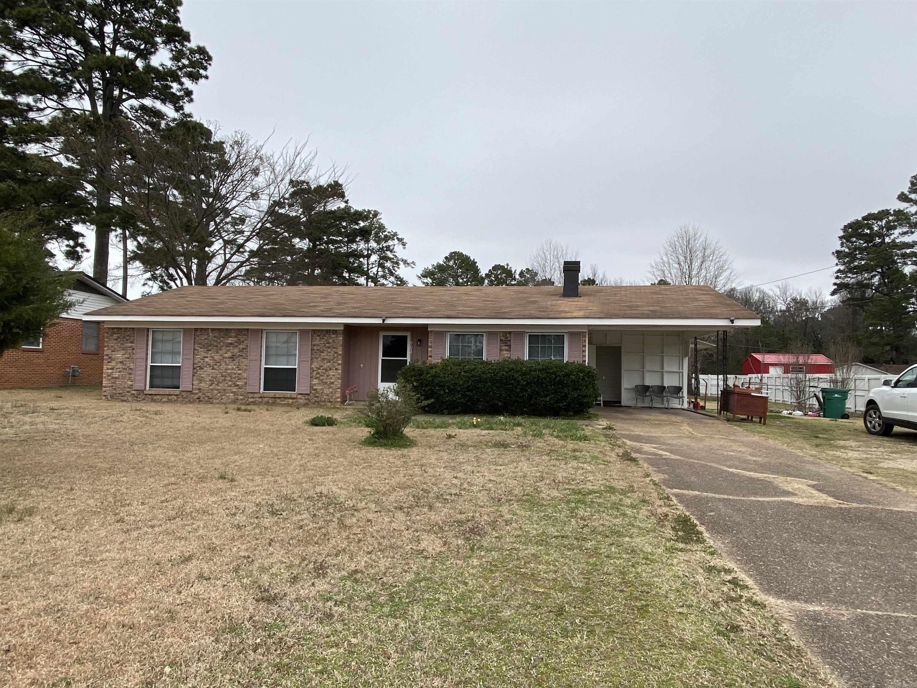 902 W Sypert  Nashville, AR
