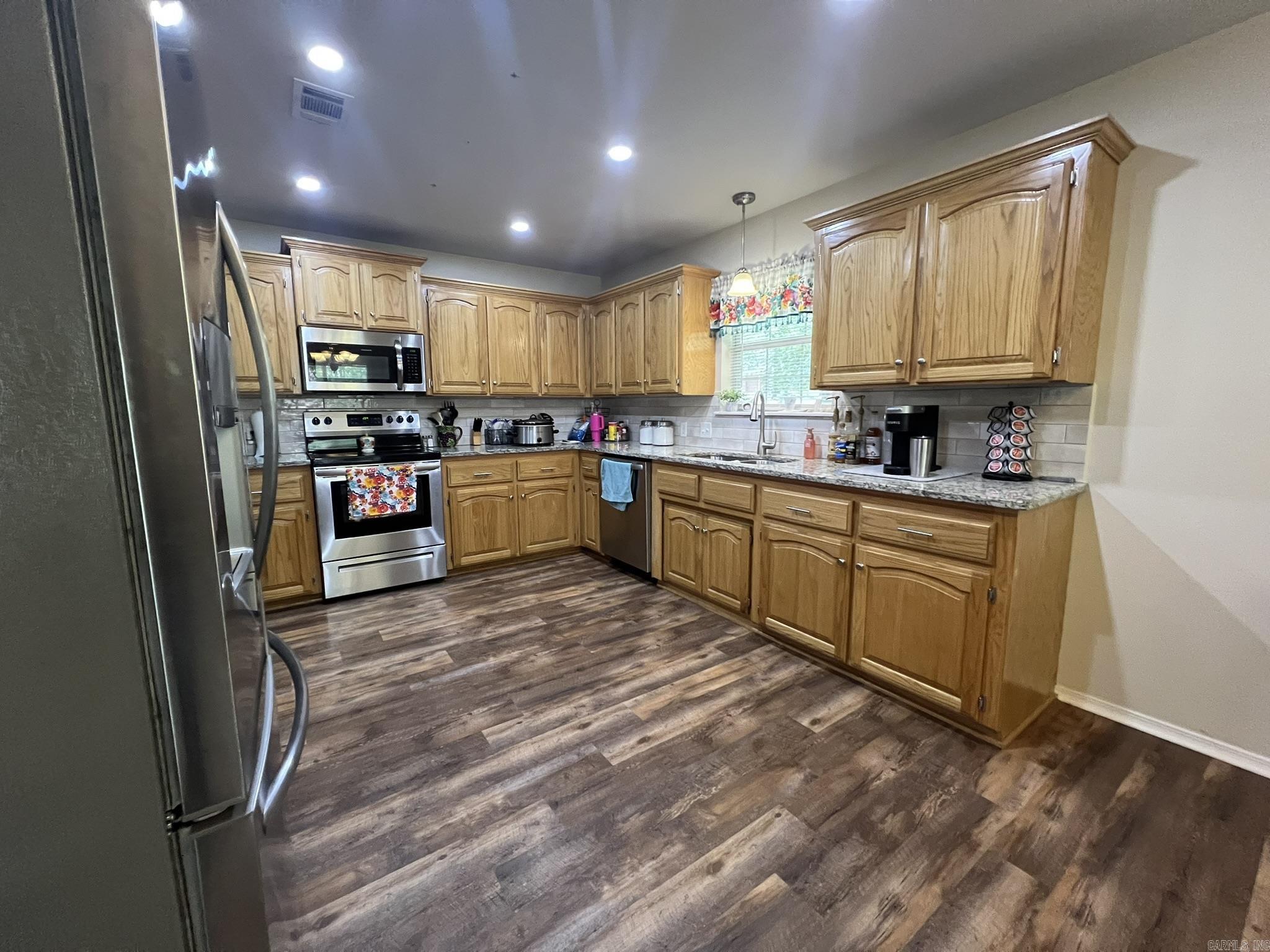 301 Pin Oak  Mena, AR