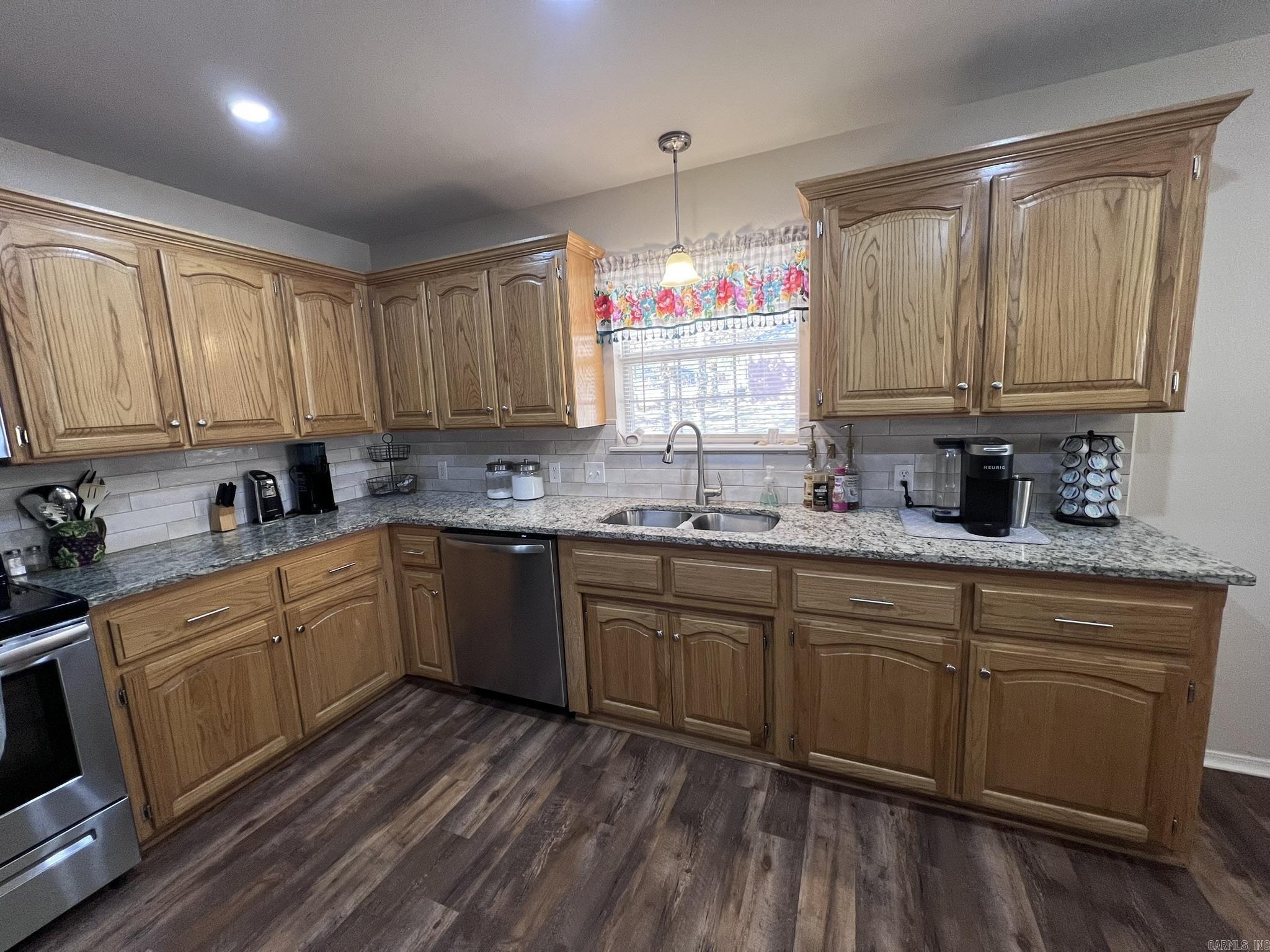 301 Pin Oak  Mena, AR