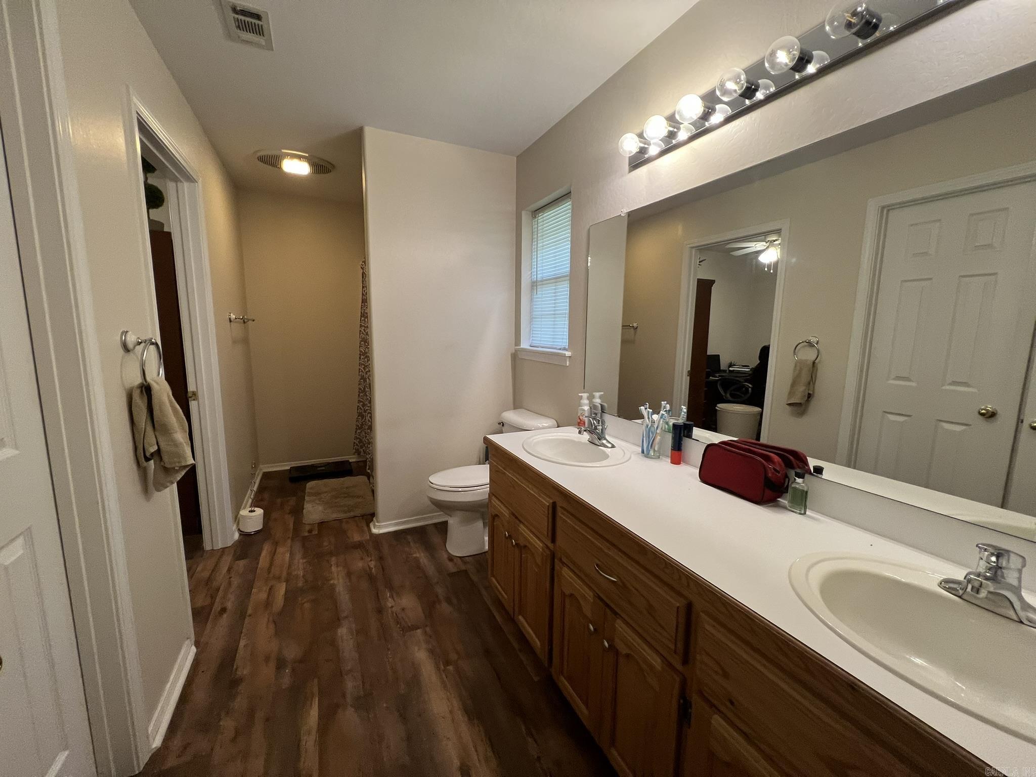 301 Pin Oak  Mena, AR