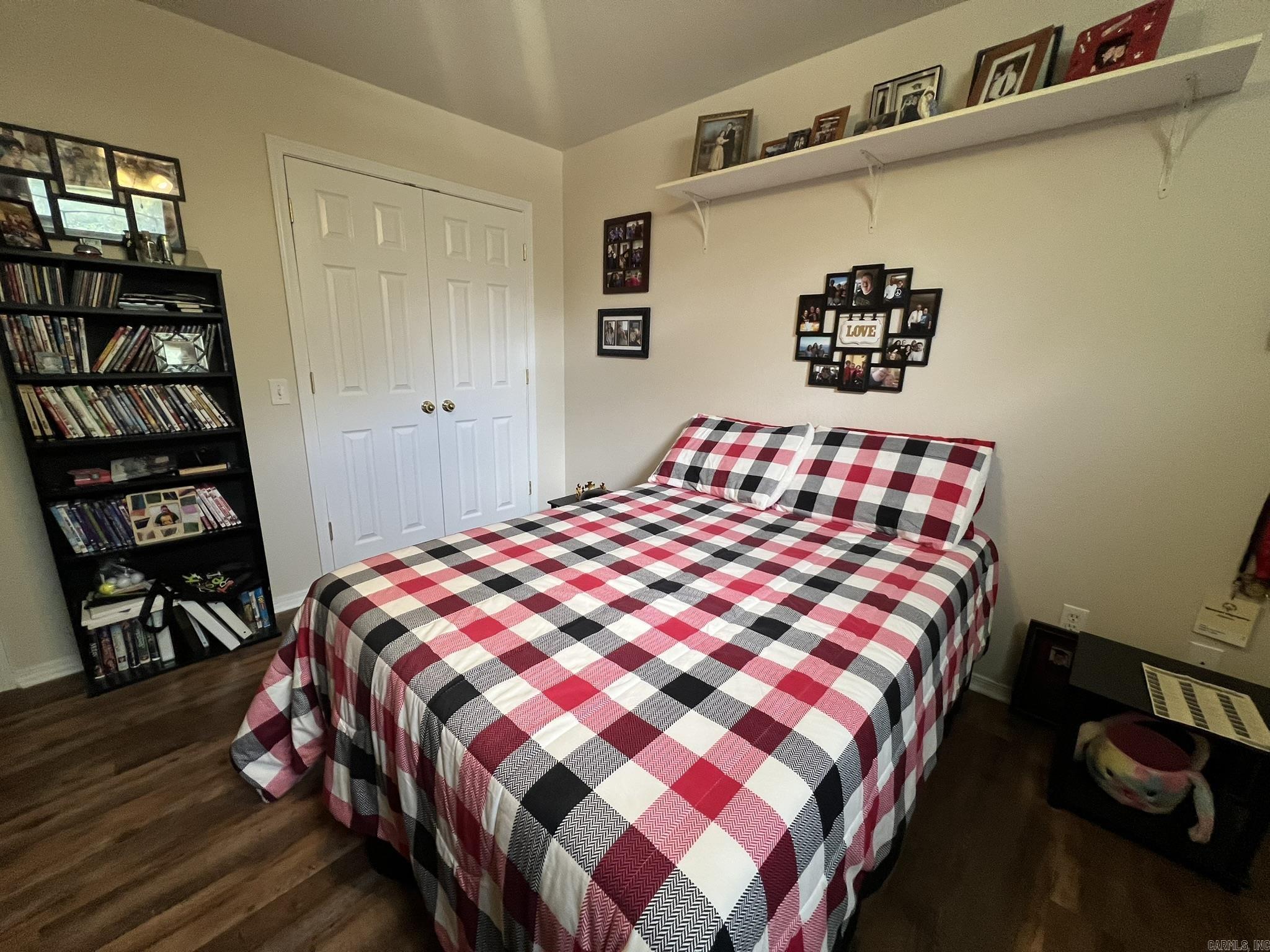 301 Pin Oak  Mena, AR