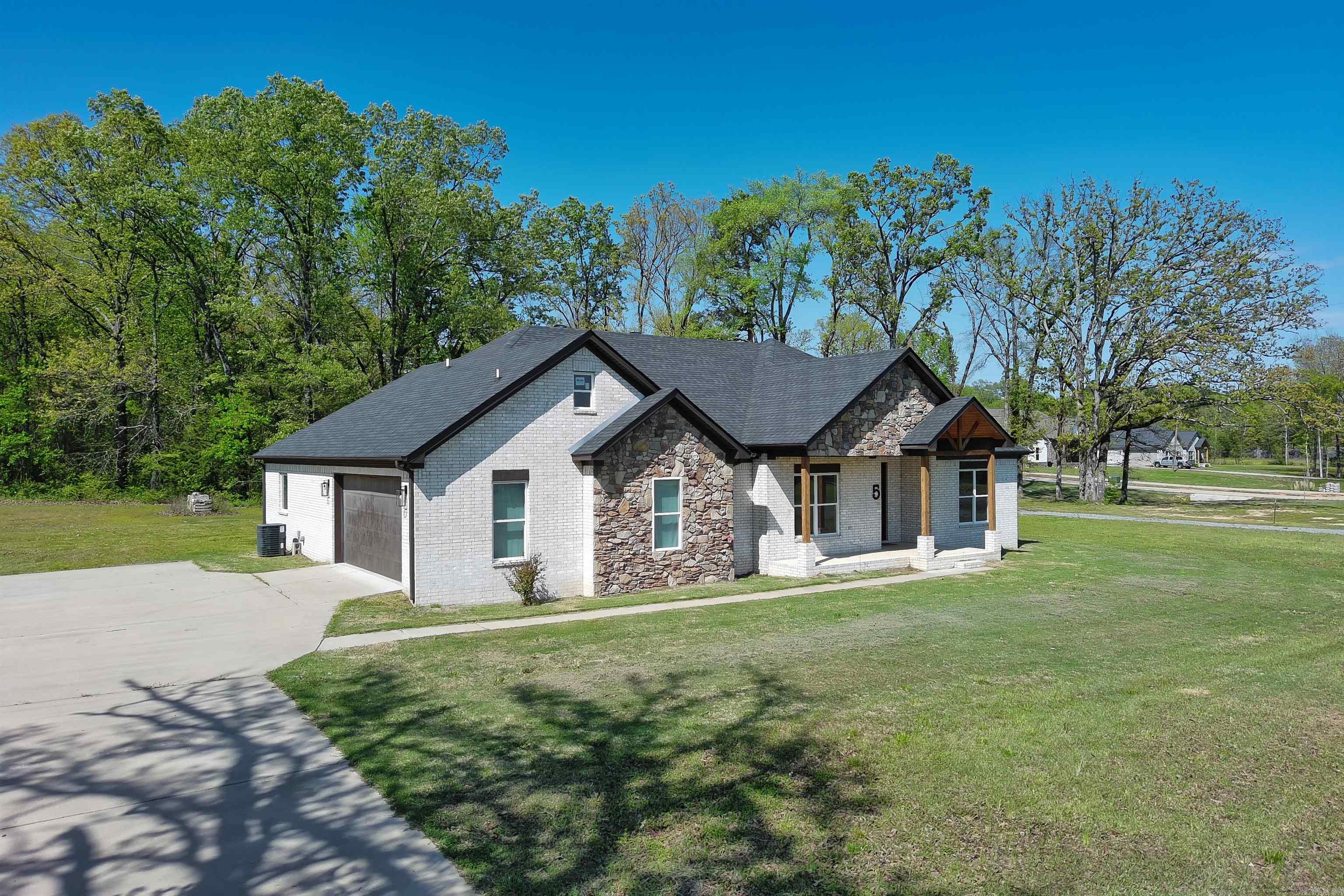 5 Hargrove  Greenbrier, AR