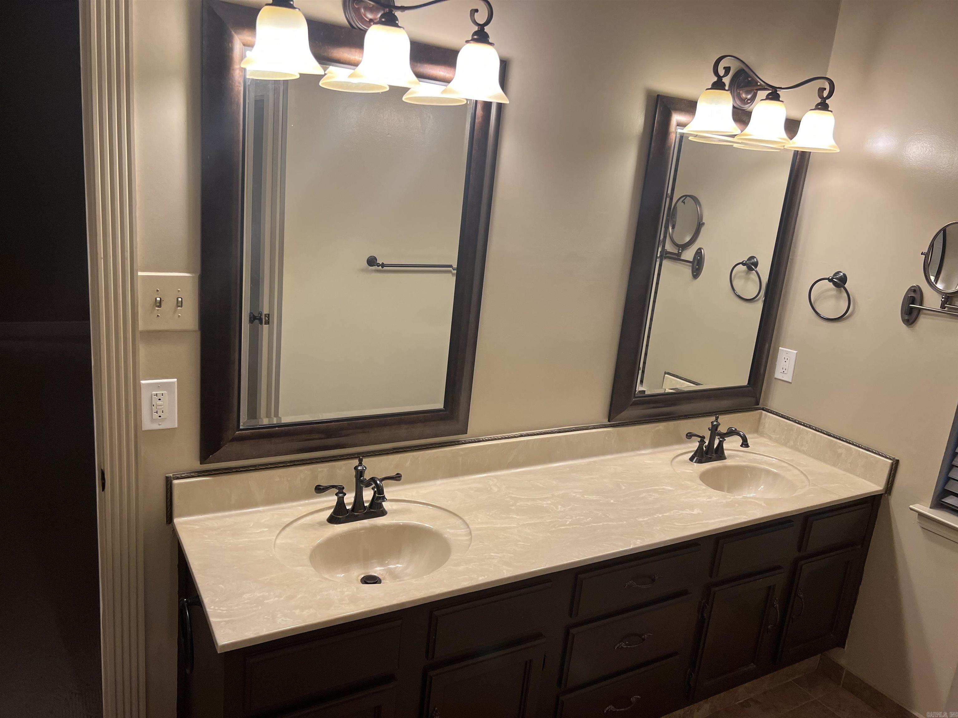 12 Victoria  Maumelle, AR