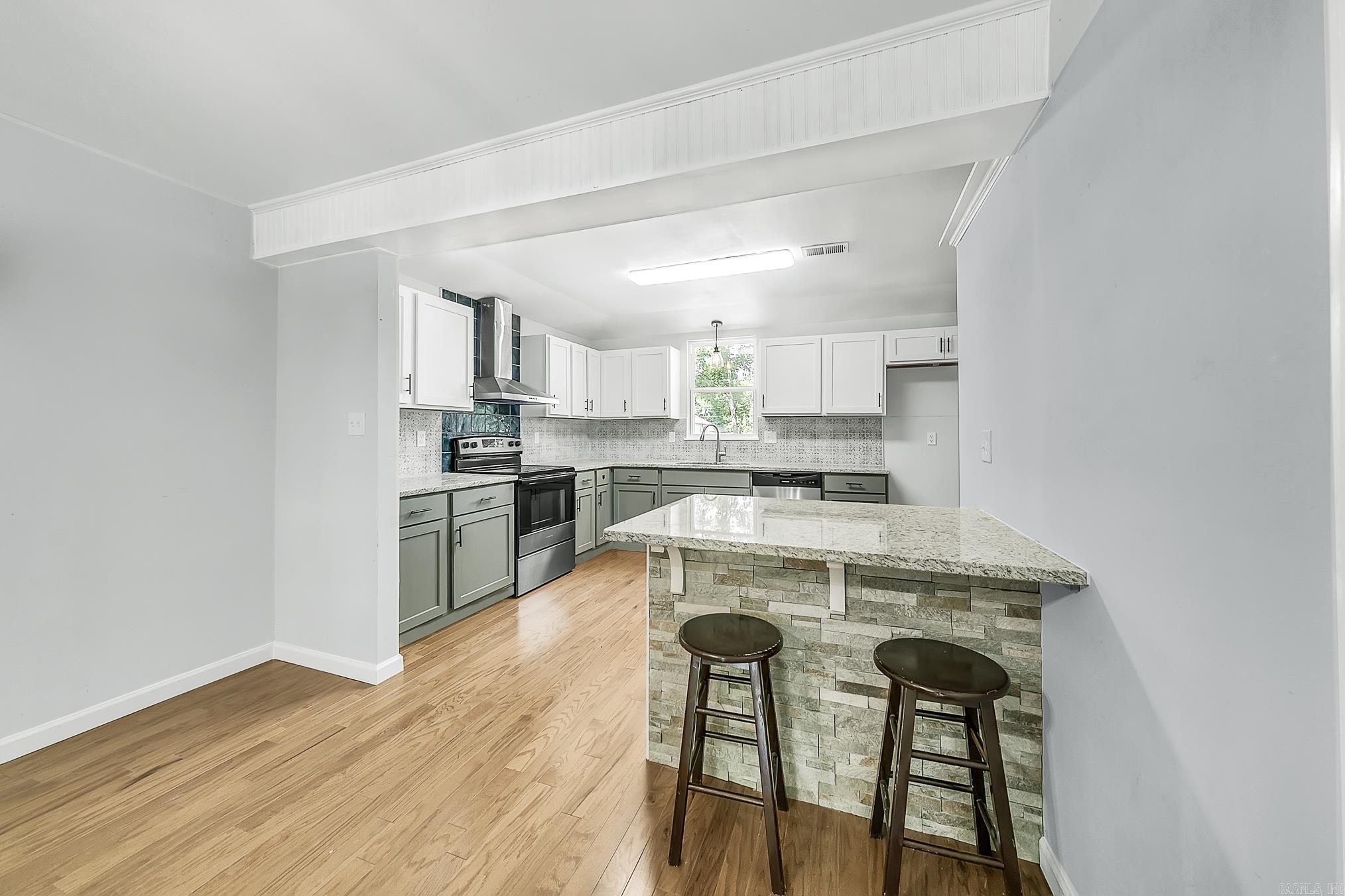 1550 E Main  Austin, AR