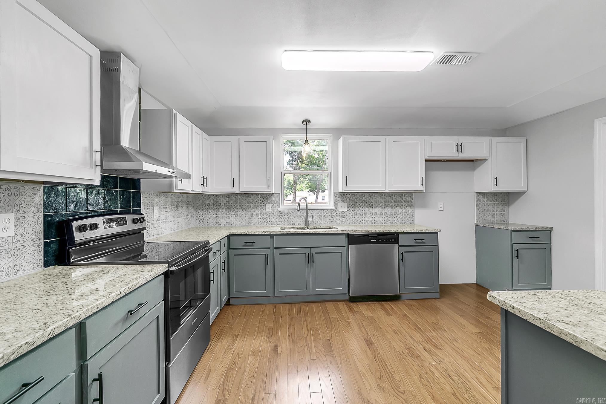 1550 E Main  Austin, AR