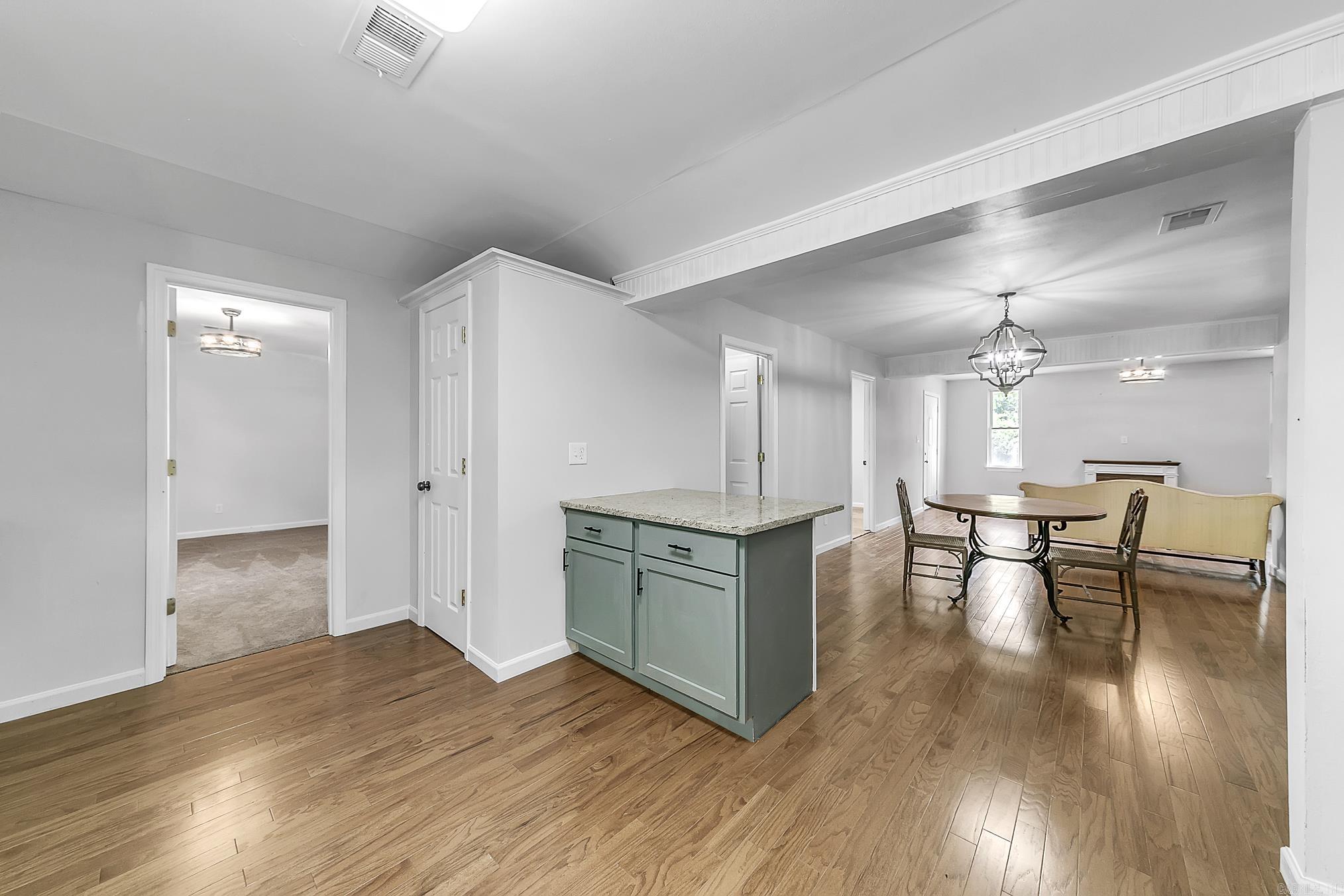 1550 E Main  Austin, AR