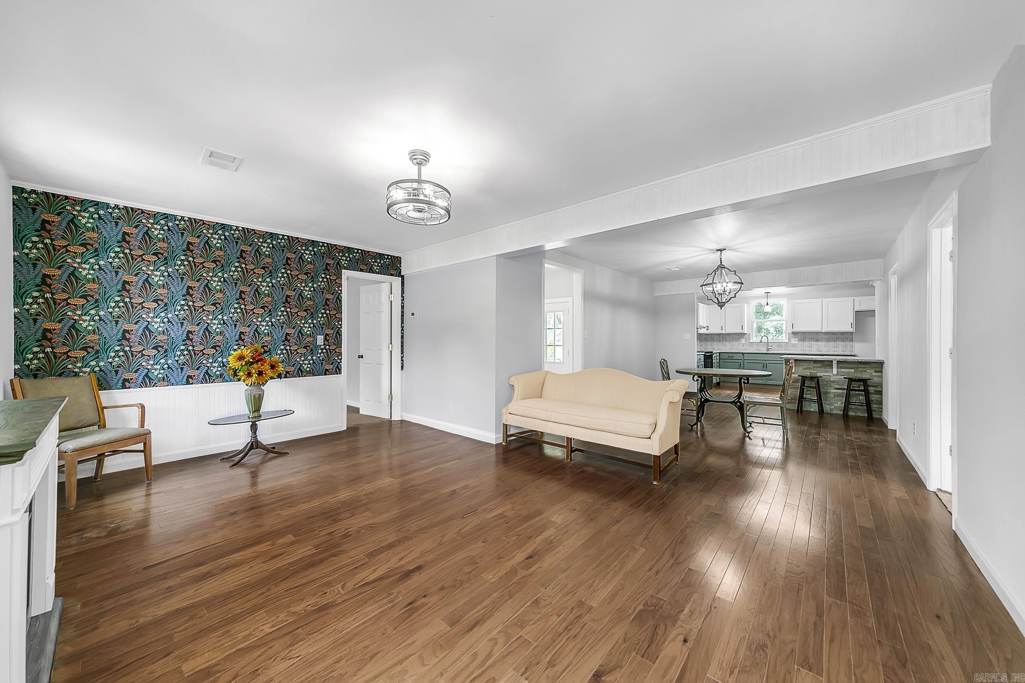 1550 E Main  Austin, AR