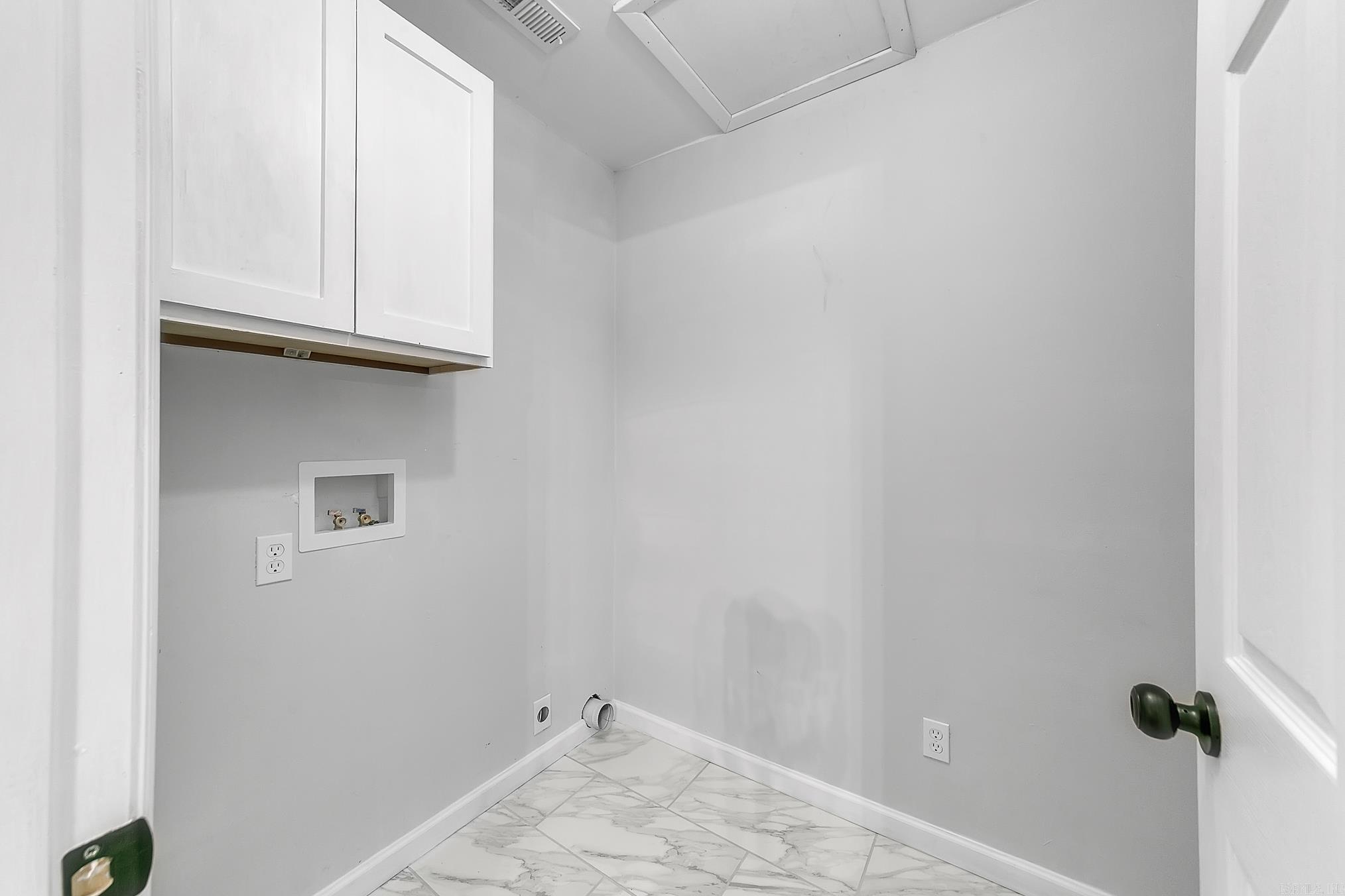 1550 E Main  Austin, AR
