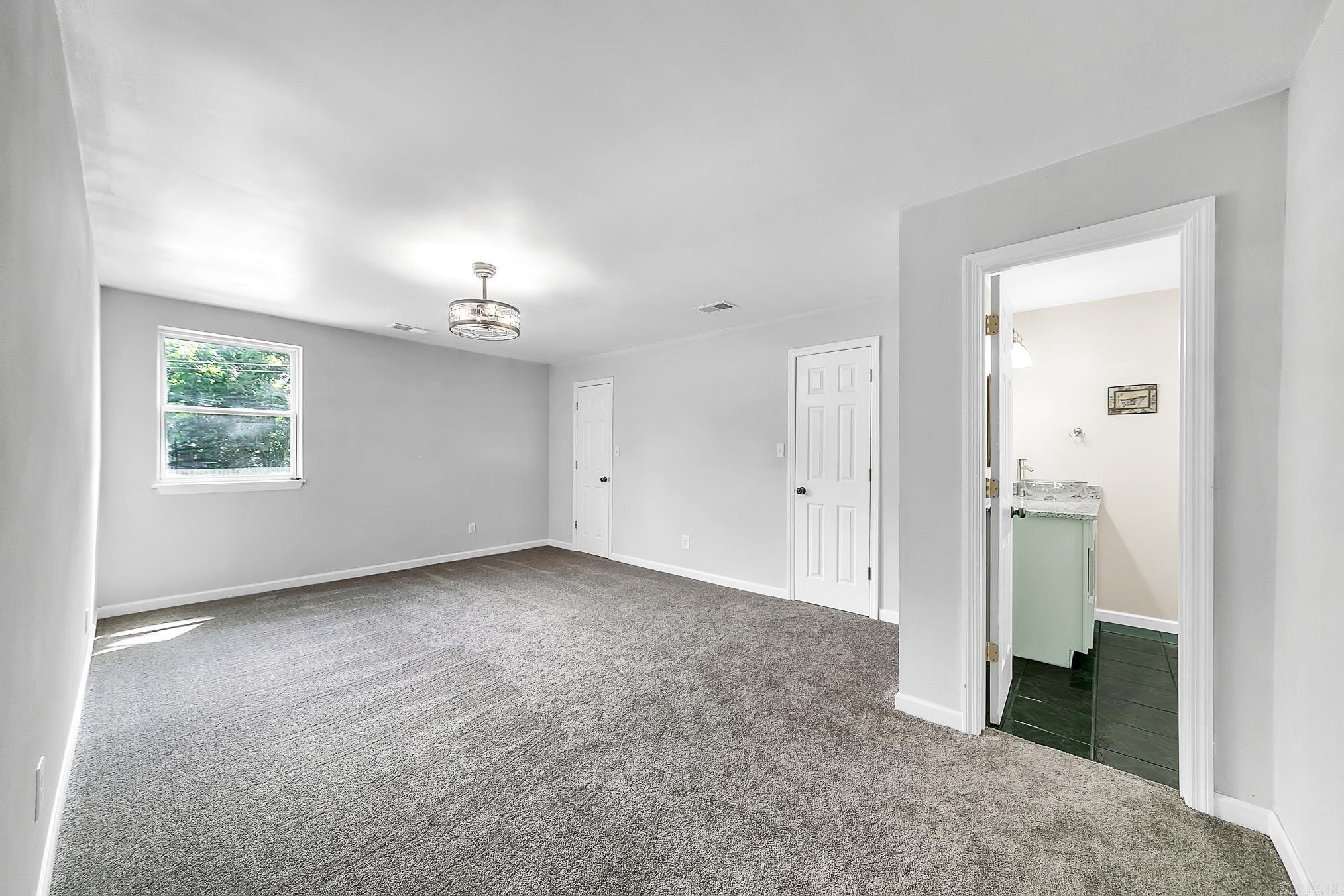 1550 E Main  Austin, AR