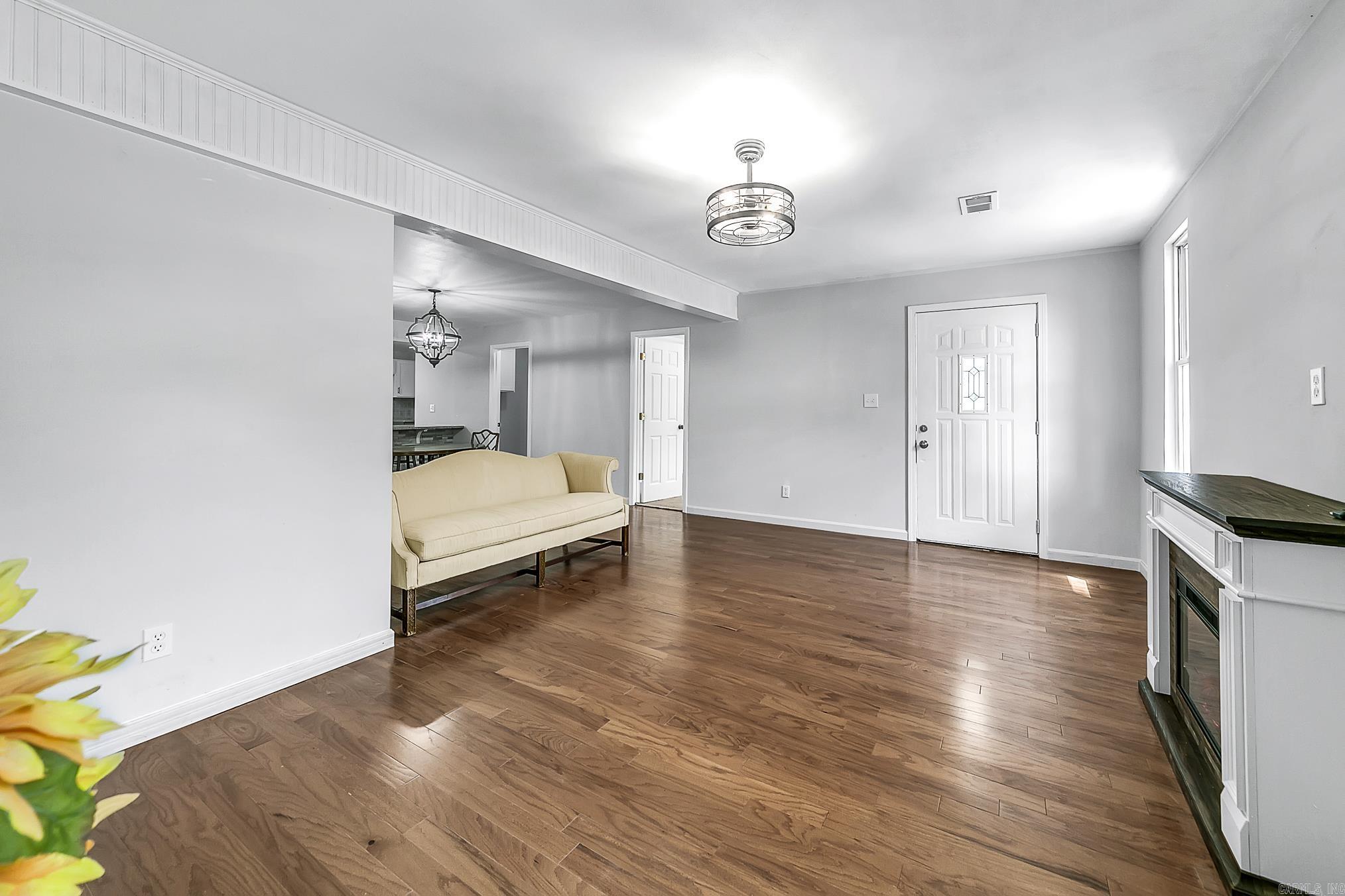1550 E Main  Austin, AR